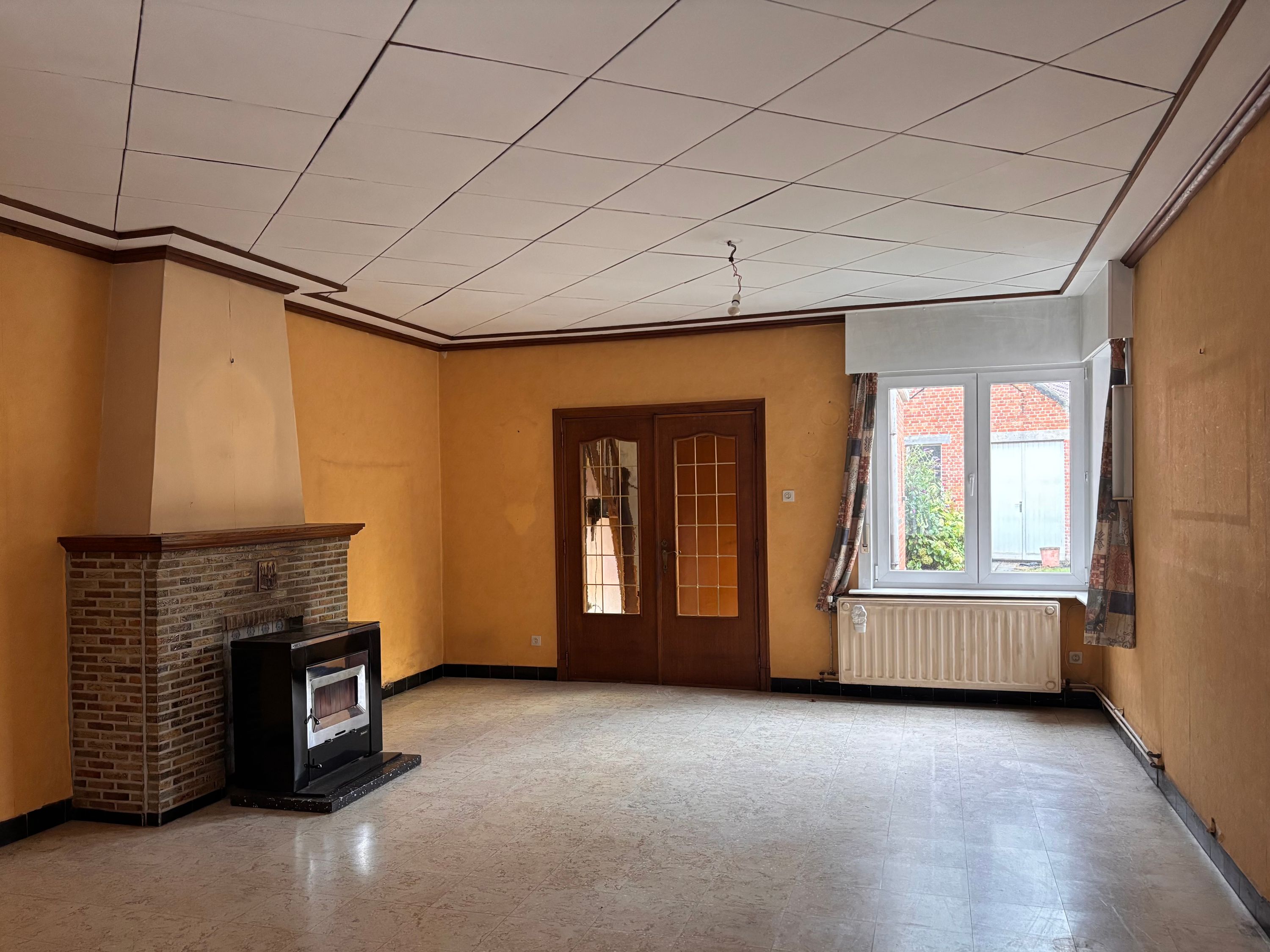 Ruime renovatiewoning met tuin, garage en bijgebouw - foto 2