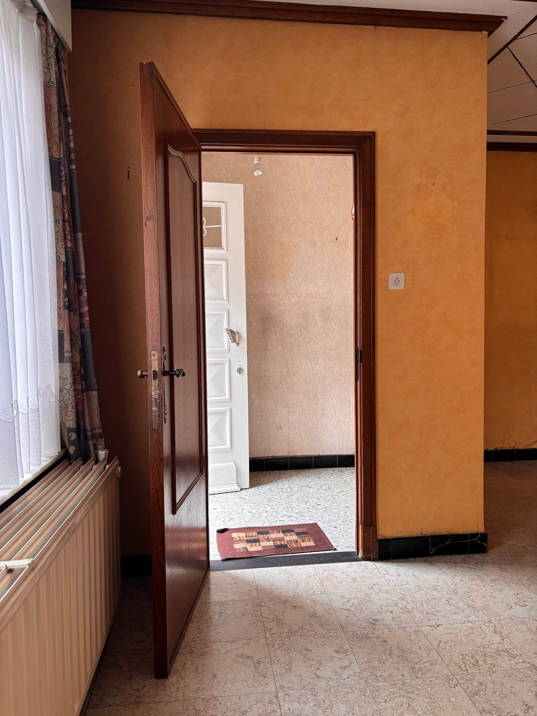 Ruime renovatiewoning met tuin, garage en bijgebouw - foto 5
