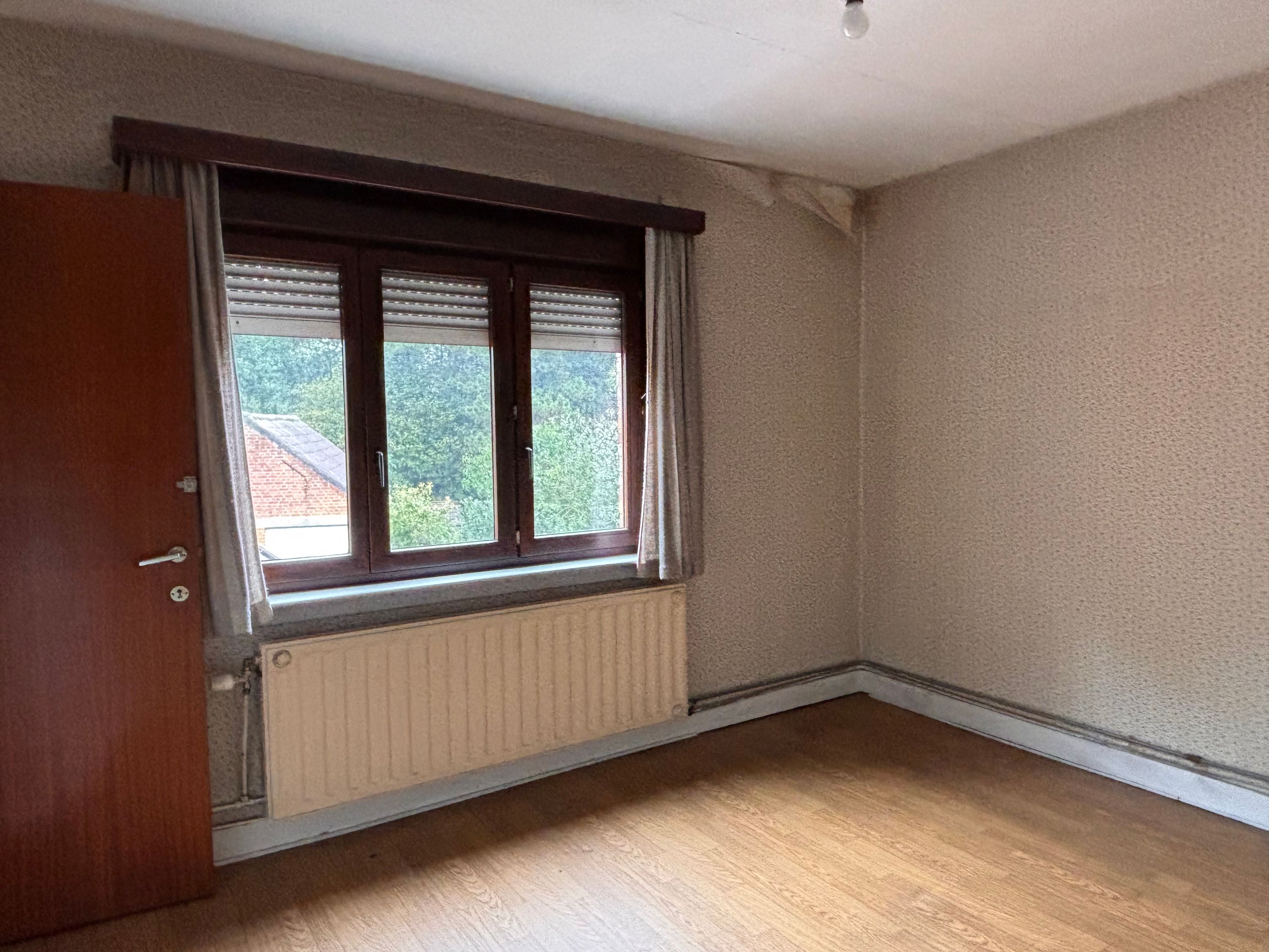 Ruime renovatiewoning met tuin, garage en bijgebouw - foto 12
