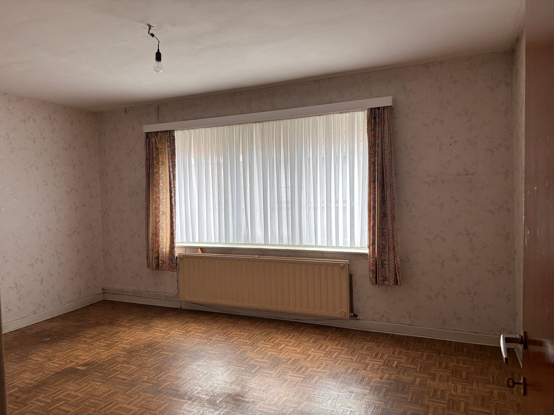 Ruime renovatiewoning met tuin, garage en bijgebouw - foto 13