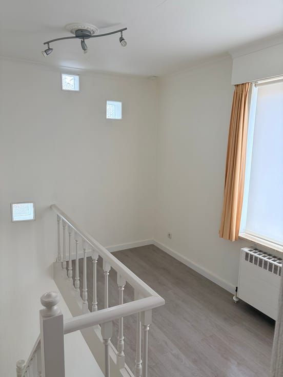 Prachtige halfopen bebouwing in een rustige buurt ,vlakbij centrum. - foto 3