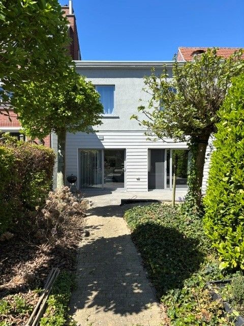 Ruime lichtrijke woning met 4 slaapkamers en grote tuin - EPC B - foto 9