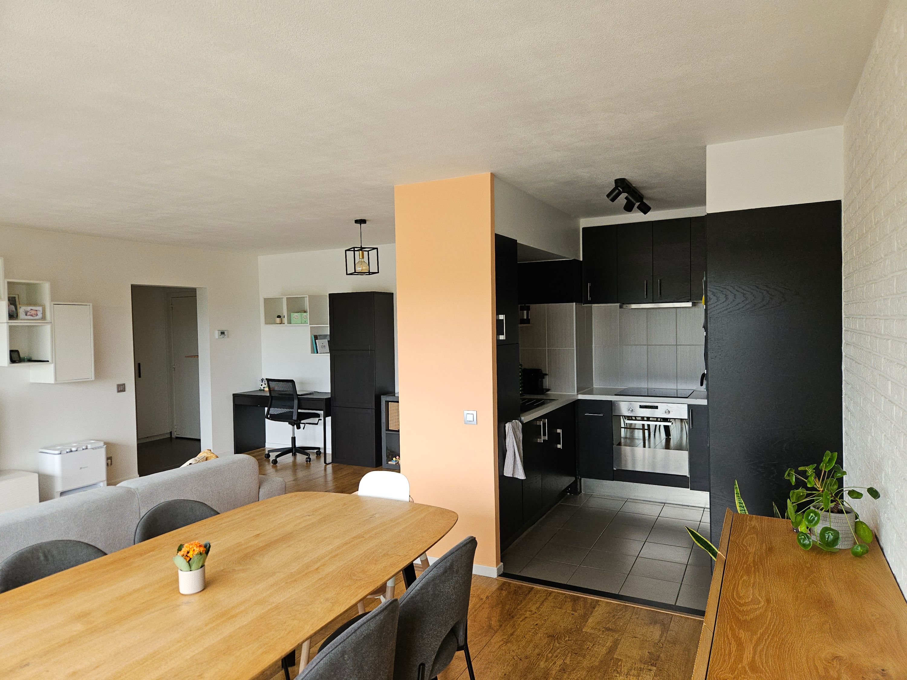 Lichtrijk en instapklaar 2-slpk appartement met ruim terras - foto 4