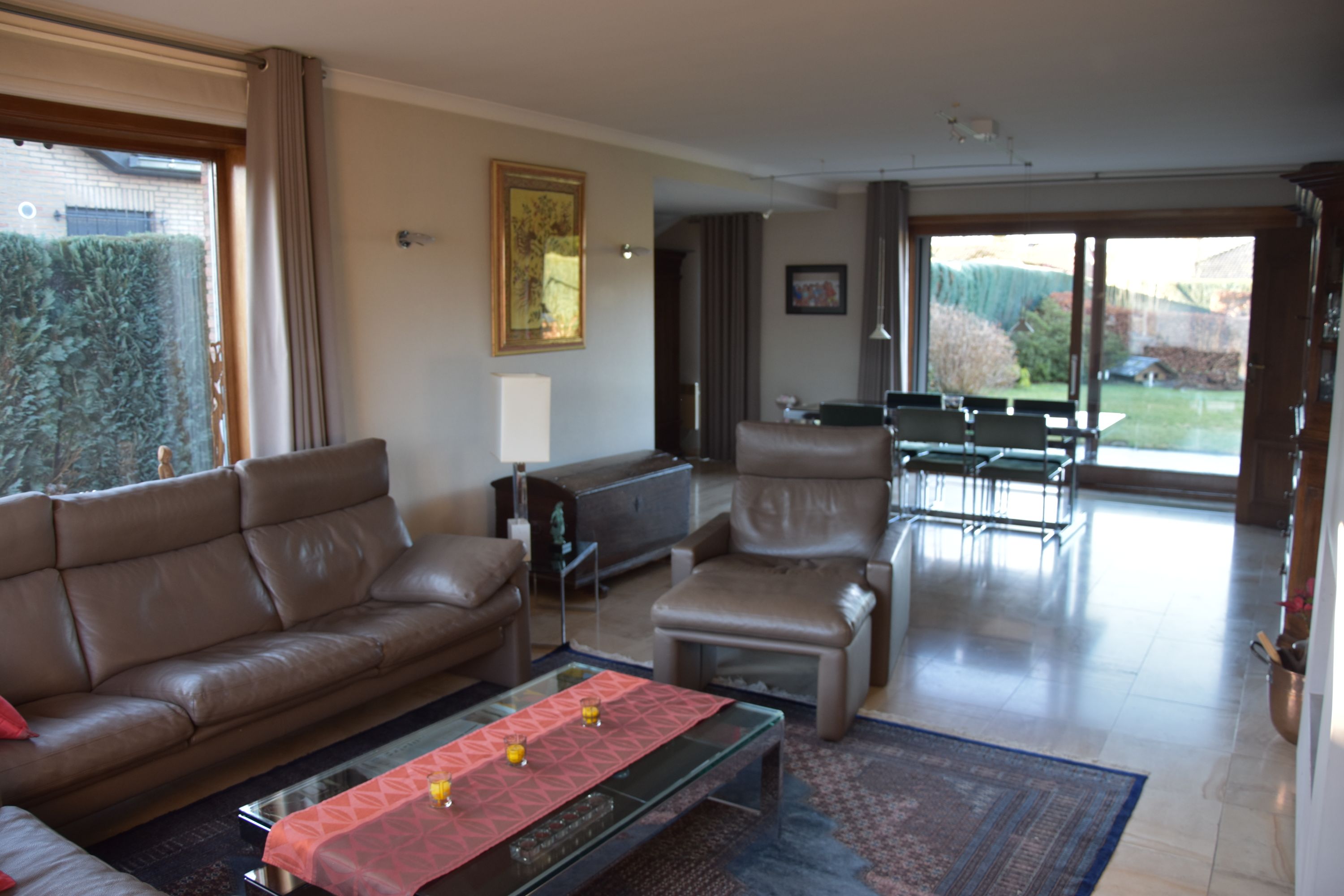 Mooie villa met veel lichtinval in residentiële wijk - foto 2