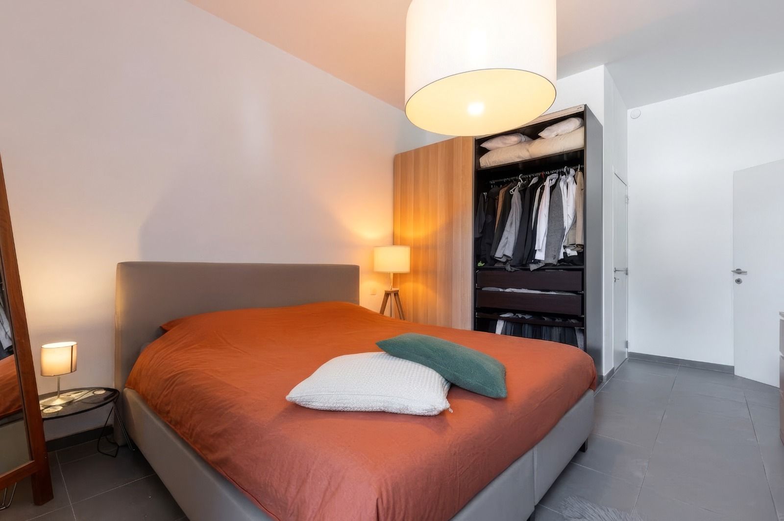 Uniek 2 slaapkamer-appartement met terras nabij Gent-Sint-Pieters - foto 6