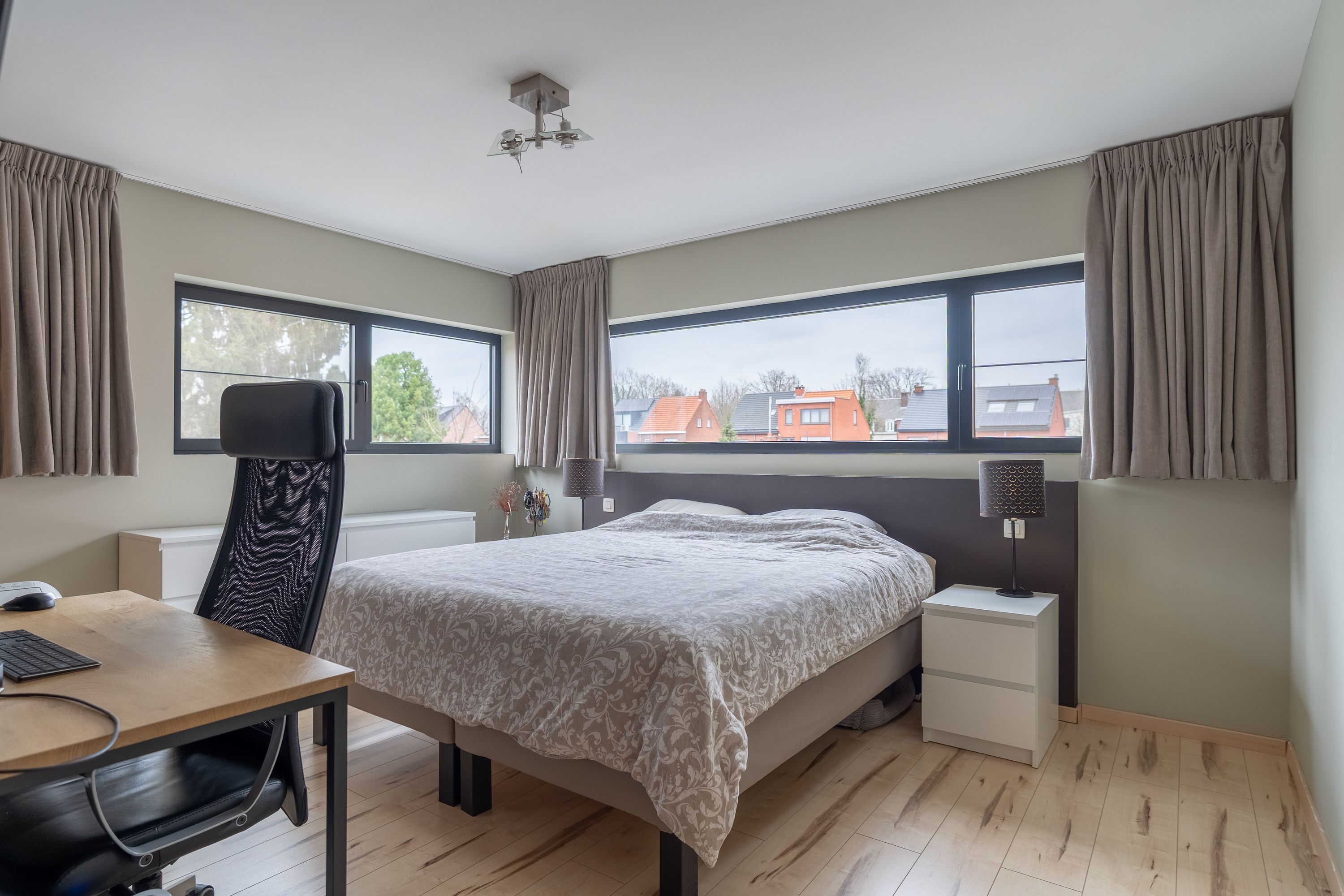 Vrijstaande, gerenoveerde, instapklare woning met 3 slaapkamers en aparte garage - foto 8