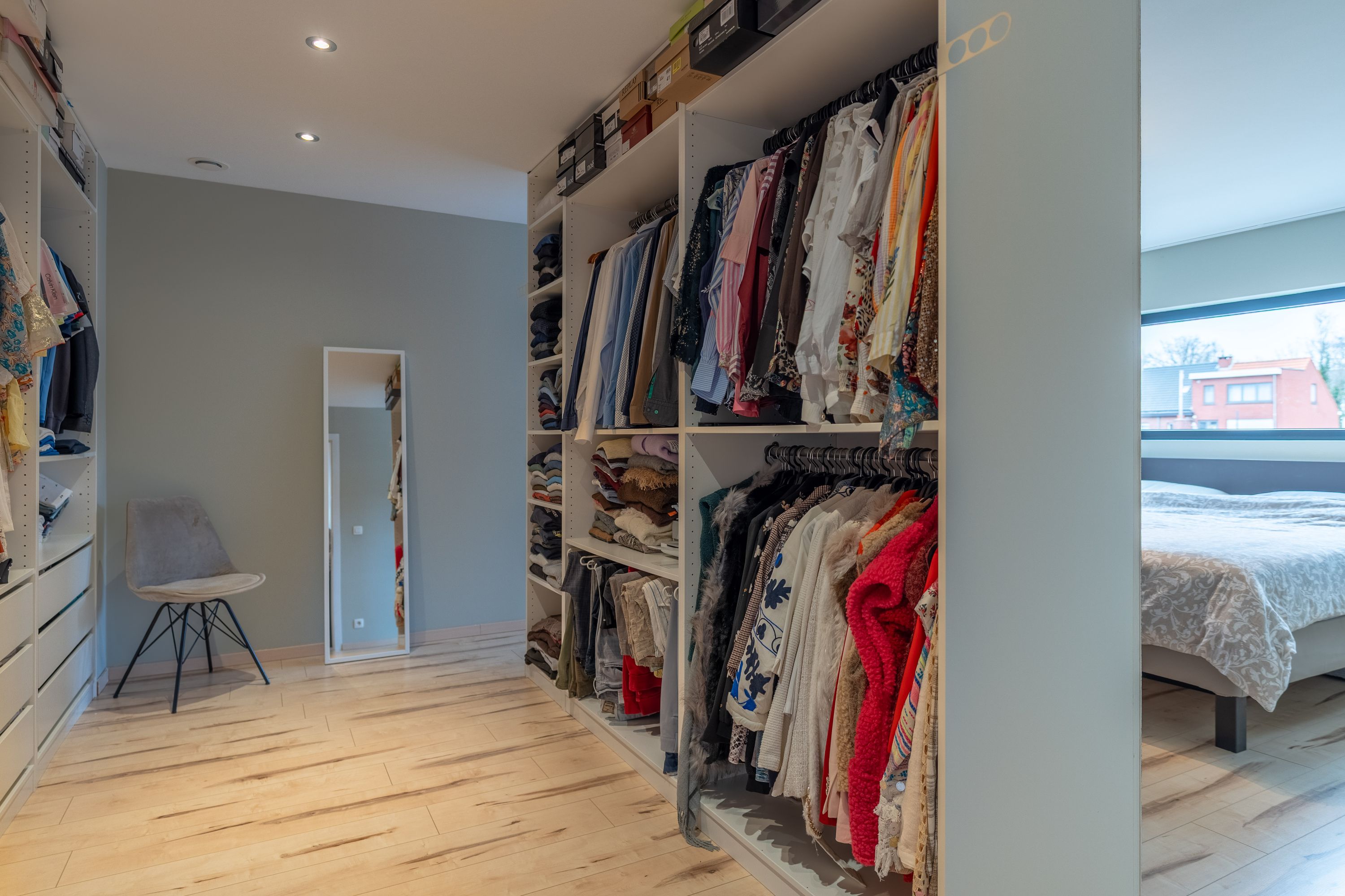 Vrijstaande, gerenoveerde, instapklare woning met 3 slaapkamers en aparte garage - foto 7