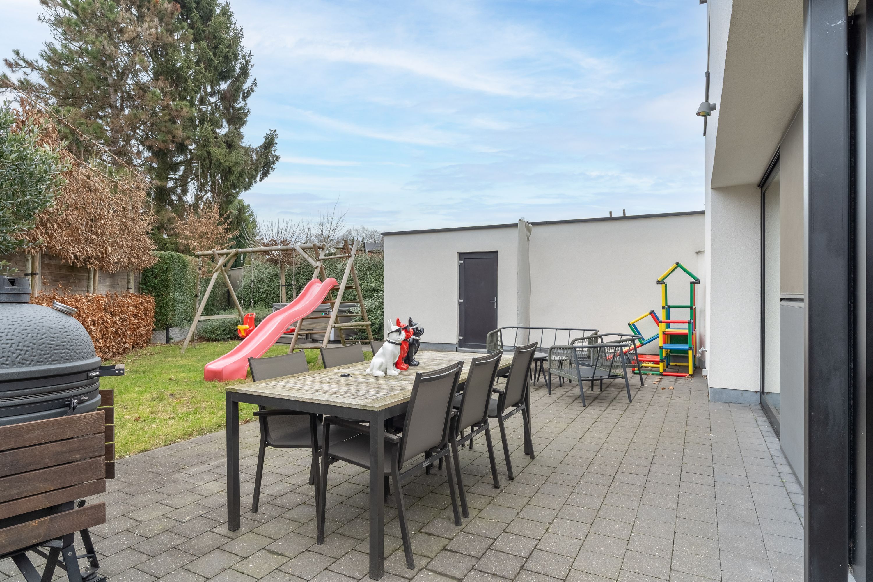 Vrijstaande, gerenoveerde, instapklare woning met 3 slaapkamers en aparte garage - foto 10