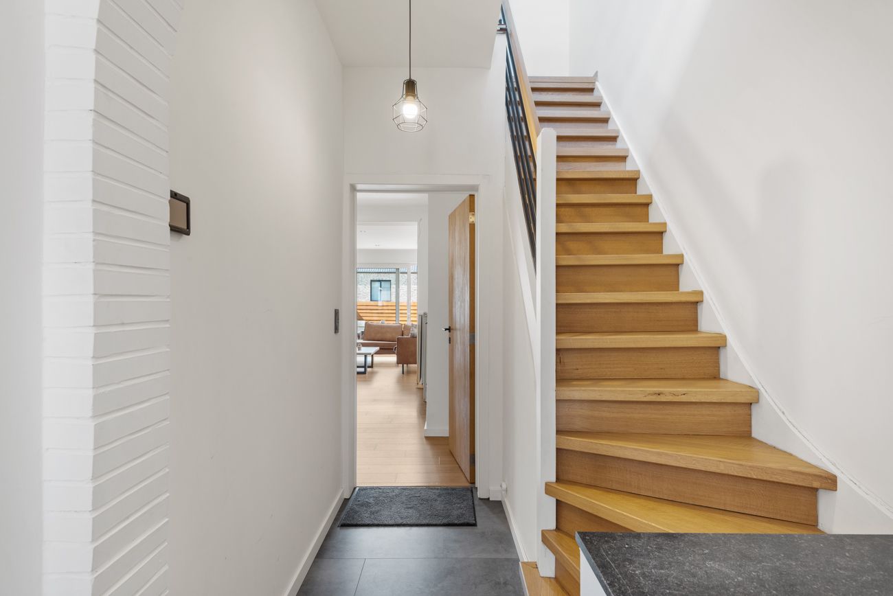 Gerenoveerde woning met 3 slaapkamers & tuin - foto 2