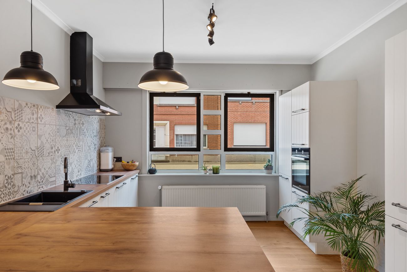 Gerenoveerde woning met 3 slaapkamers & tuin - foto 3