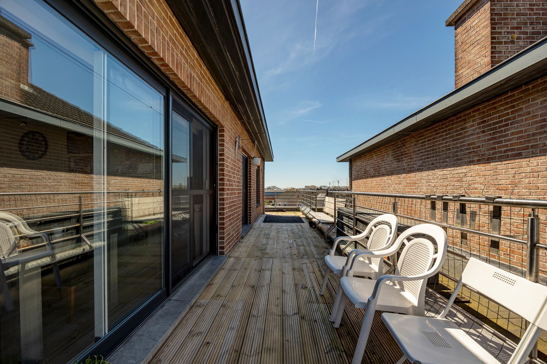 Zeer ruime en luxe Penthouse met haard en jacuzzi. Prachtig groen zicht ! - foto 11