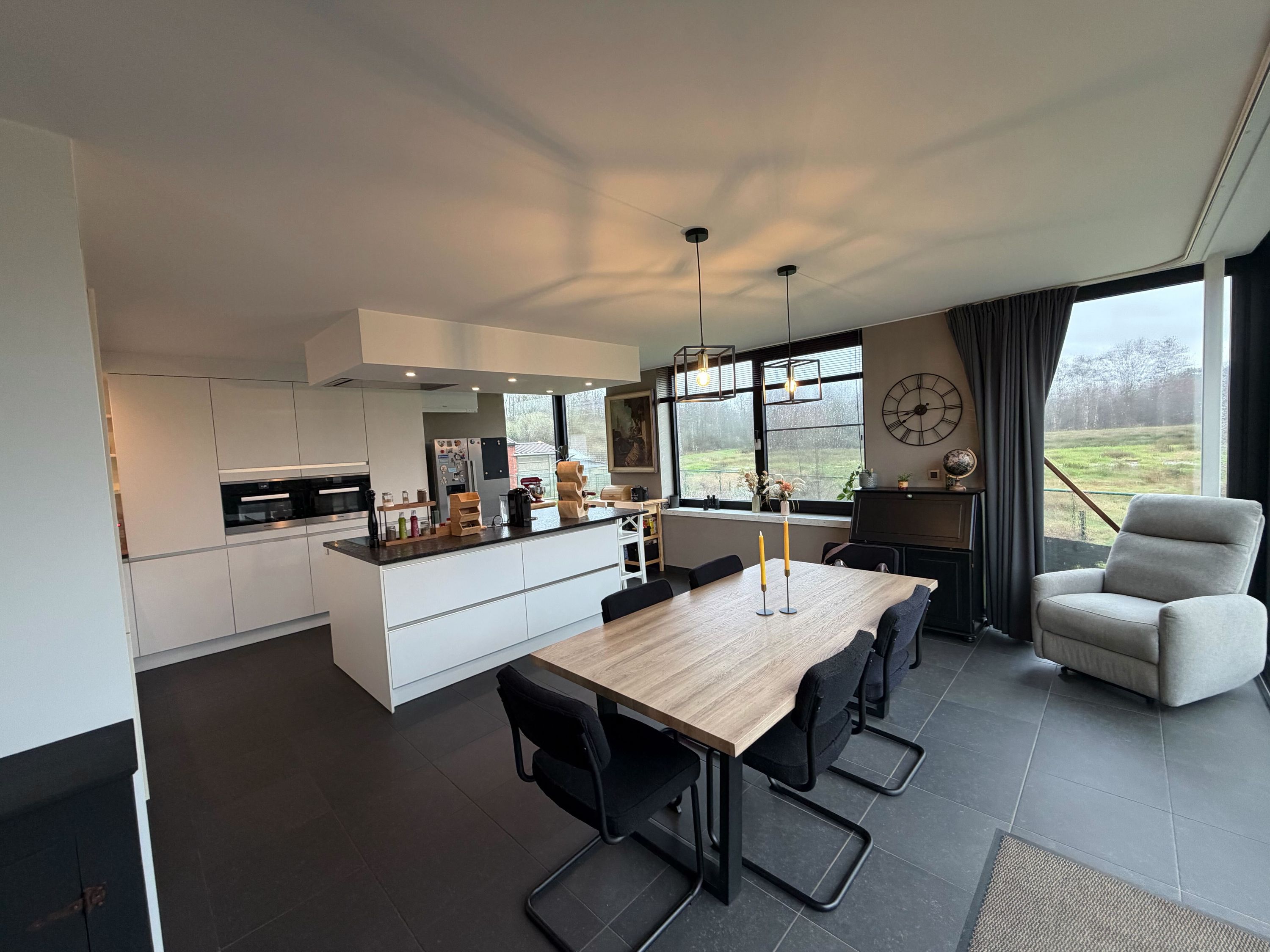 Prachtig afgewerkte woning met grote tuin in doodlopende straat. - foto 4