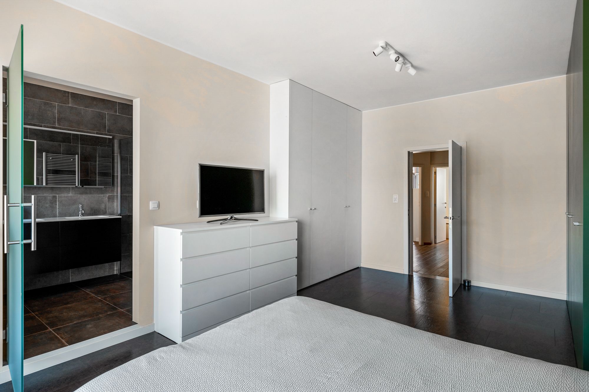 Ruime gerenoveerde gezinswoning (+- 158m²) + appartement (+- 78 m²) - foto 7