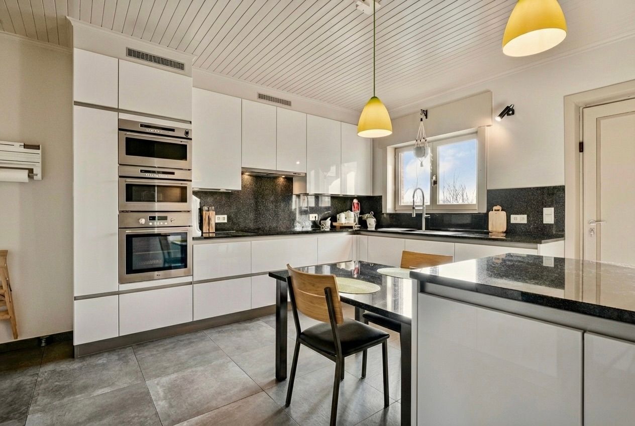 Ruime woning te Rozebeke UIT DE HAND TE KOOP - foto 3