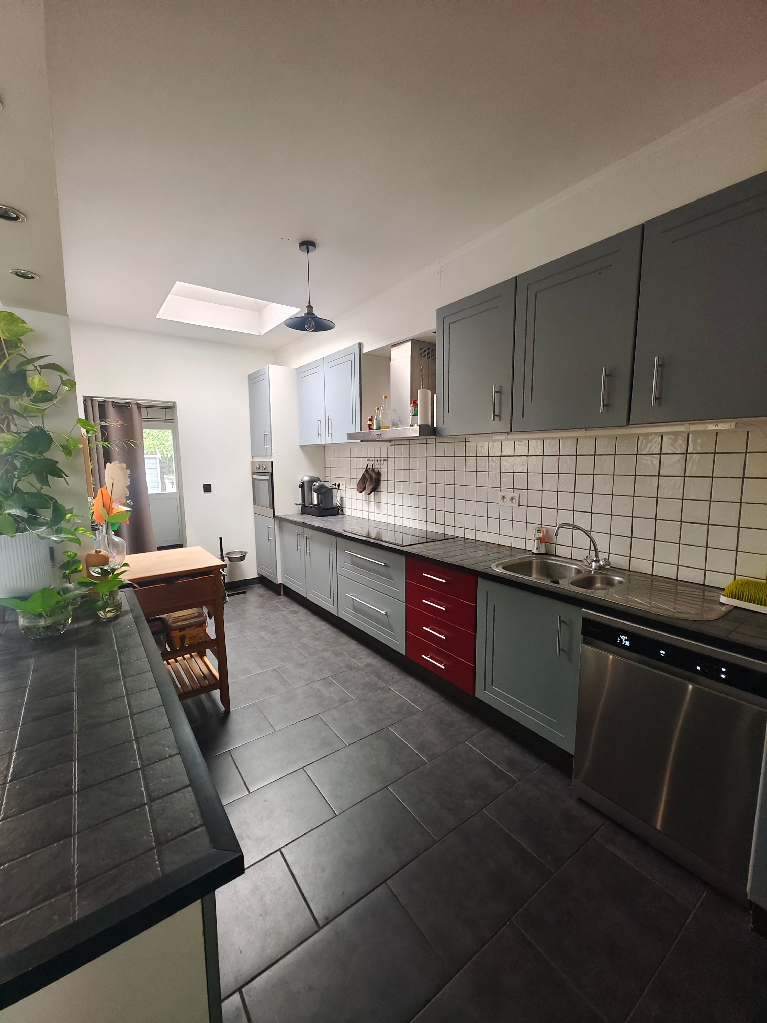 Half open bebouwing met oprit, garage, tuin en 3 slaapkamers - foto 4