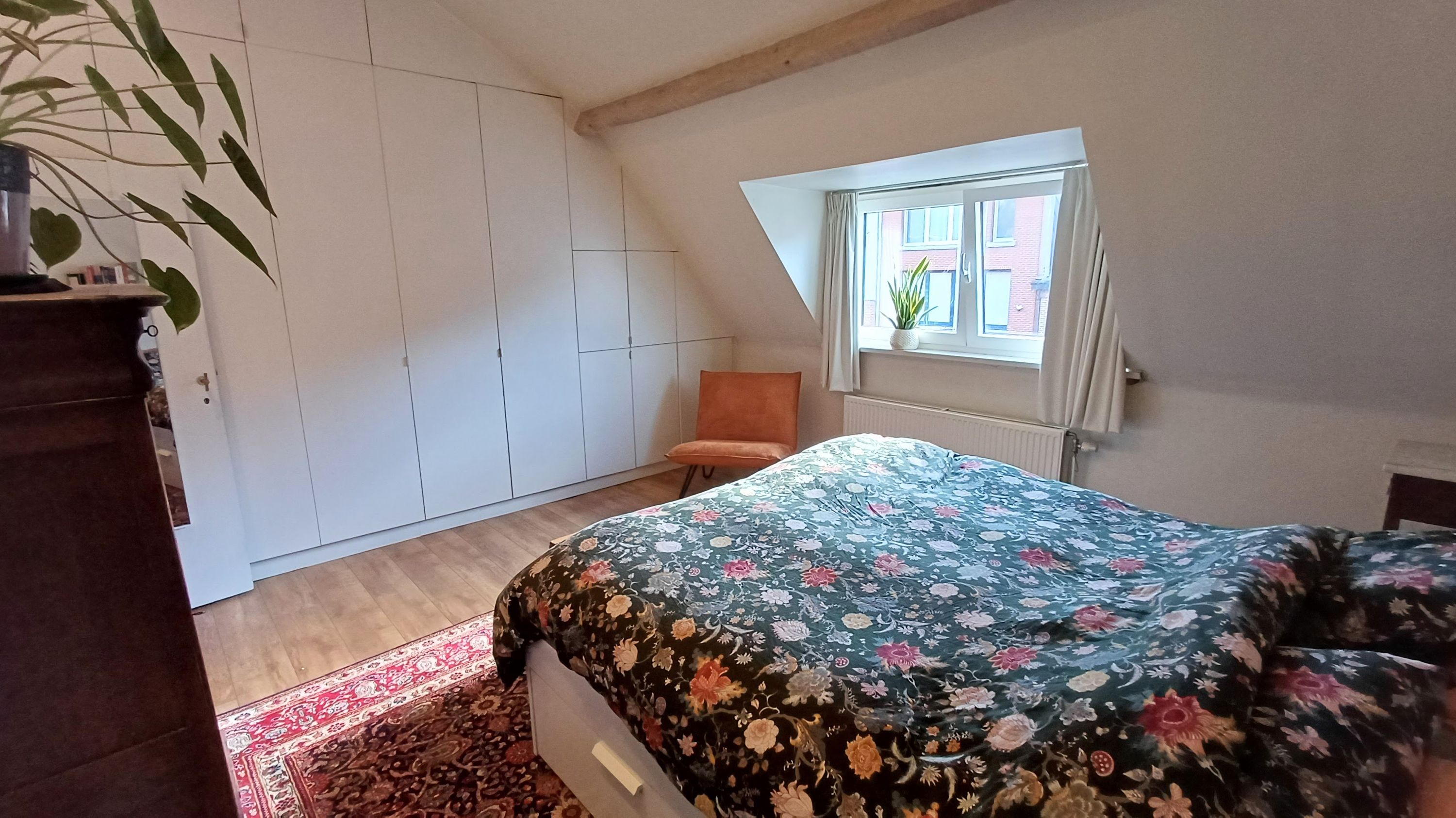 Karaktervolle halfopen woning met tuin, bureau en werkplaats  - foto 6