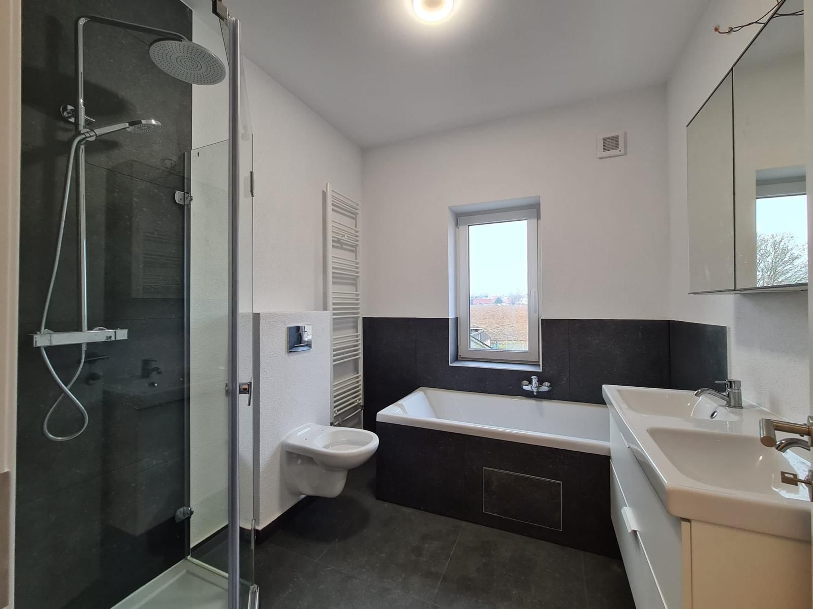 Pas gerenoveerd rijhuis te Landen met tuin en privéparking.  - foto 5