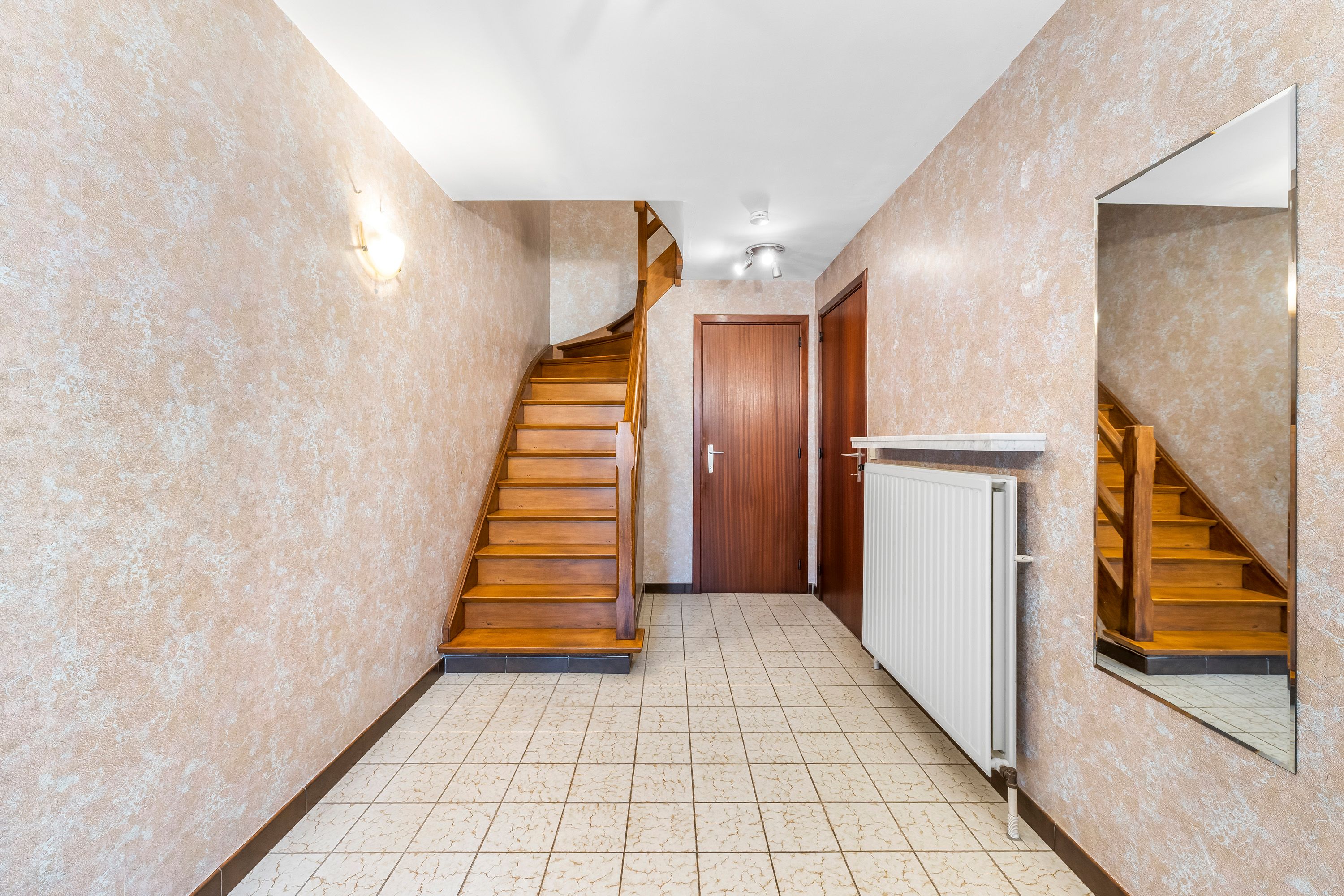 Degelijke en energiezuinige bel-étage op een centrale ligging - foto 7