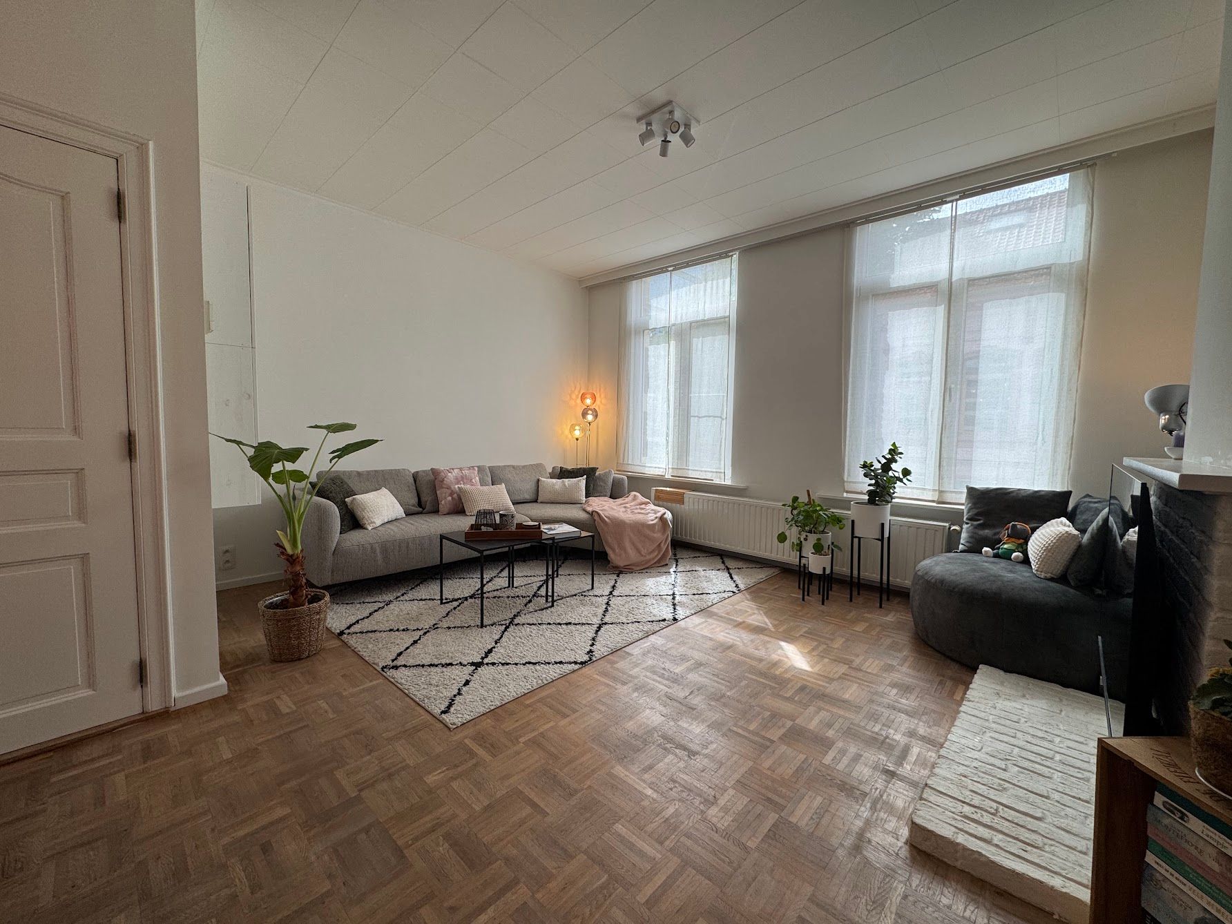 Charmant huis tot 3 slpk, Berchem, met stadstuin en garage - foto 2