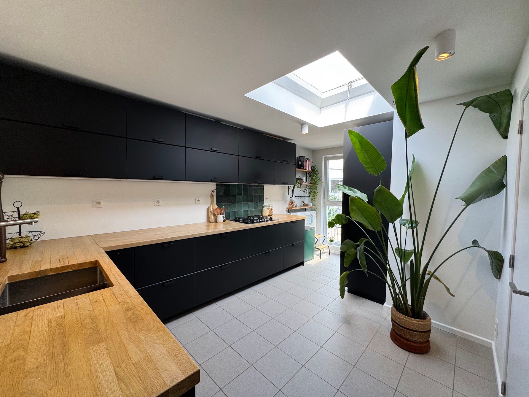 Charmant huis tot 3 slpk, Berchem, met stadstuin en garage - foto 4
