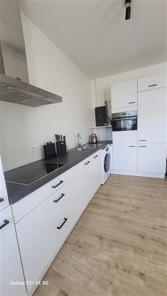 Instapklaar en lichtrijk 2-slaapkamerappartement in Merksem - foto 2