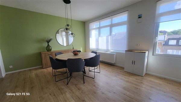 Instapklaar en lichtrijk 2-slaapkamerappartement in Merksem - foto 3