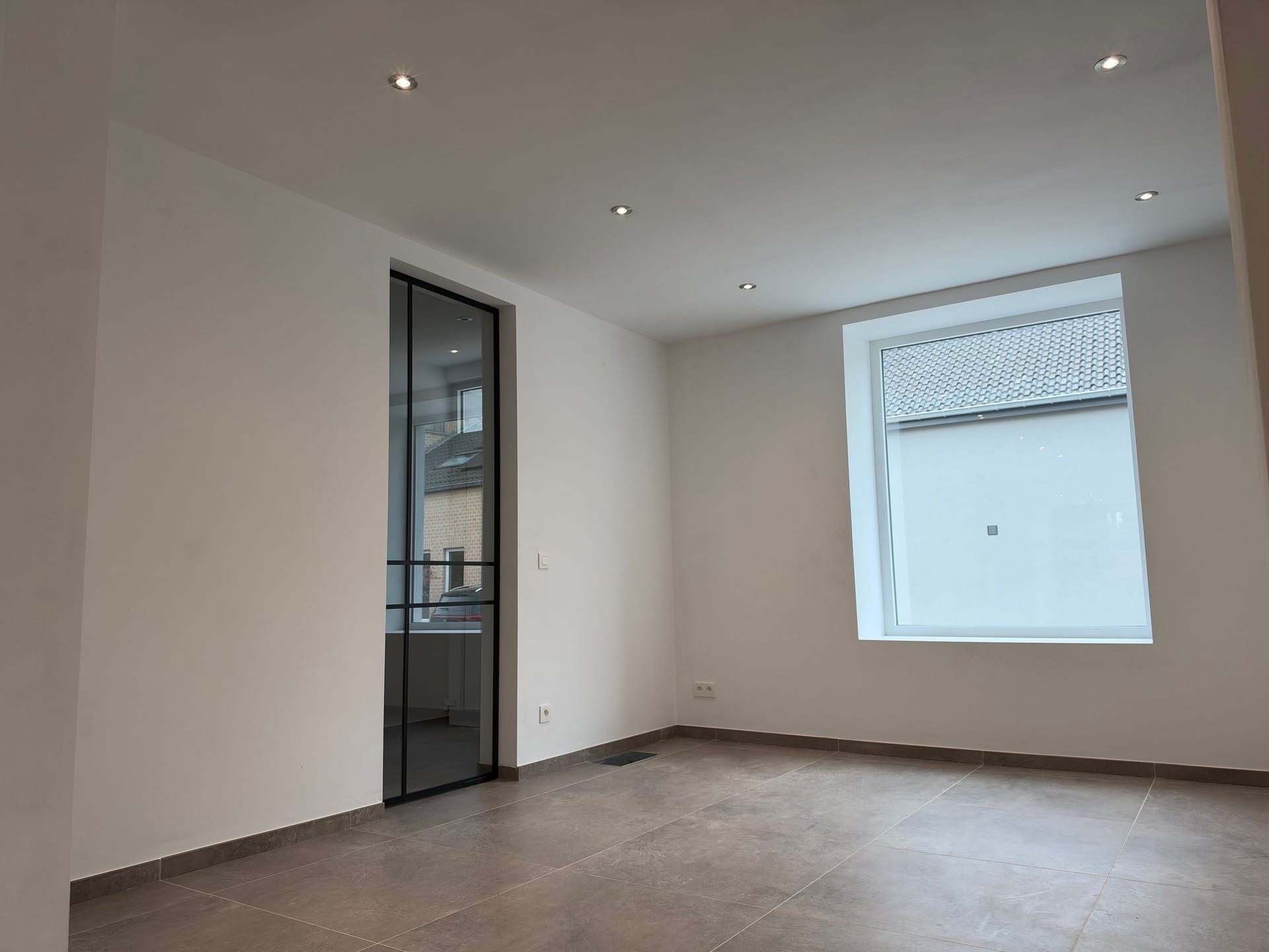 Totaal gerenoveerde woning met 3 slaapkamers in Landen - foto 3