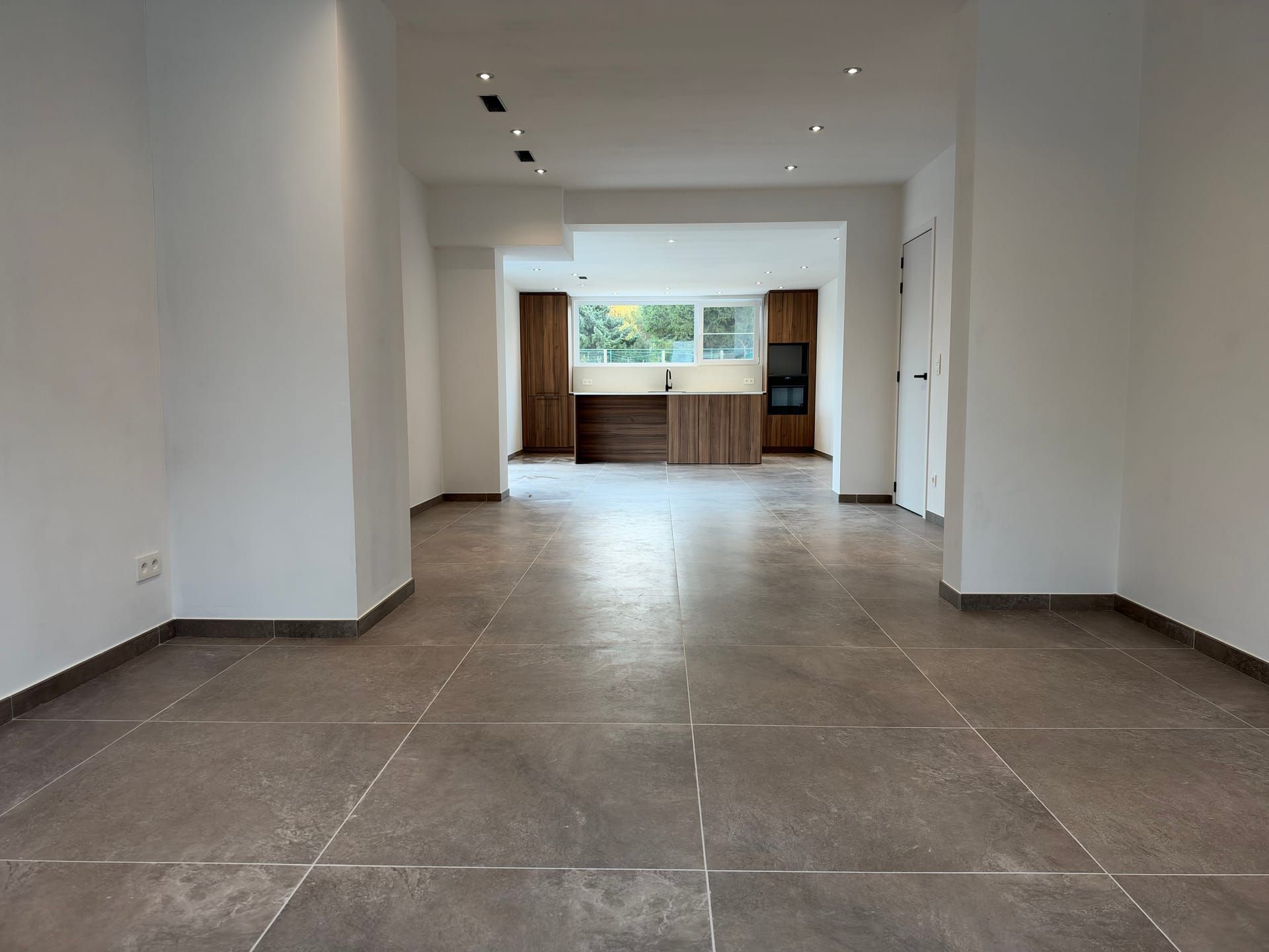 Totaal gerenoveerde woning met 3 slaapkamers in Landen - foto 4