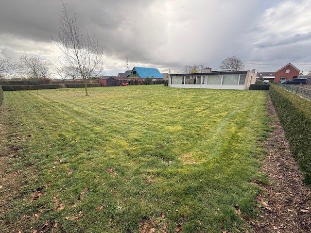 Te renoveren vrijstaande woning op bouwperceel van 2352m² - foto 2