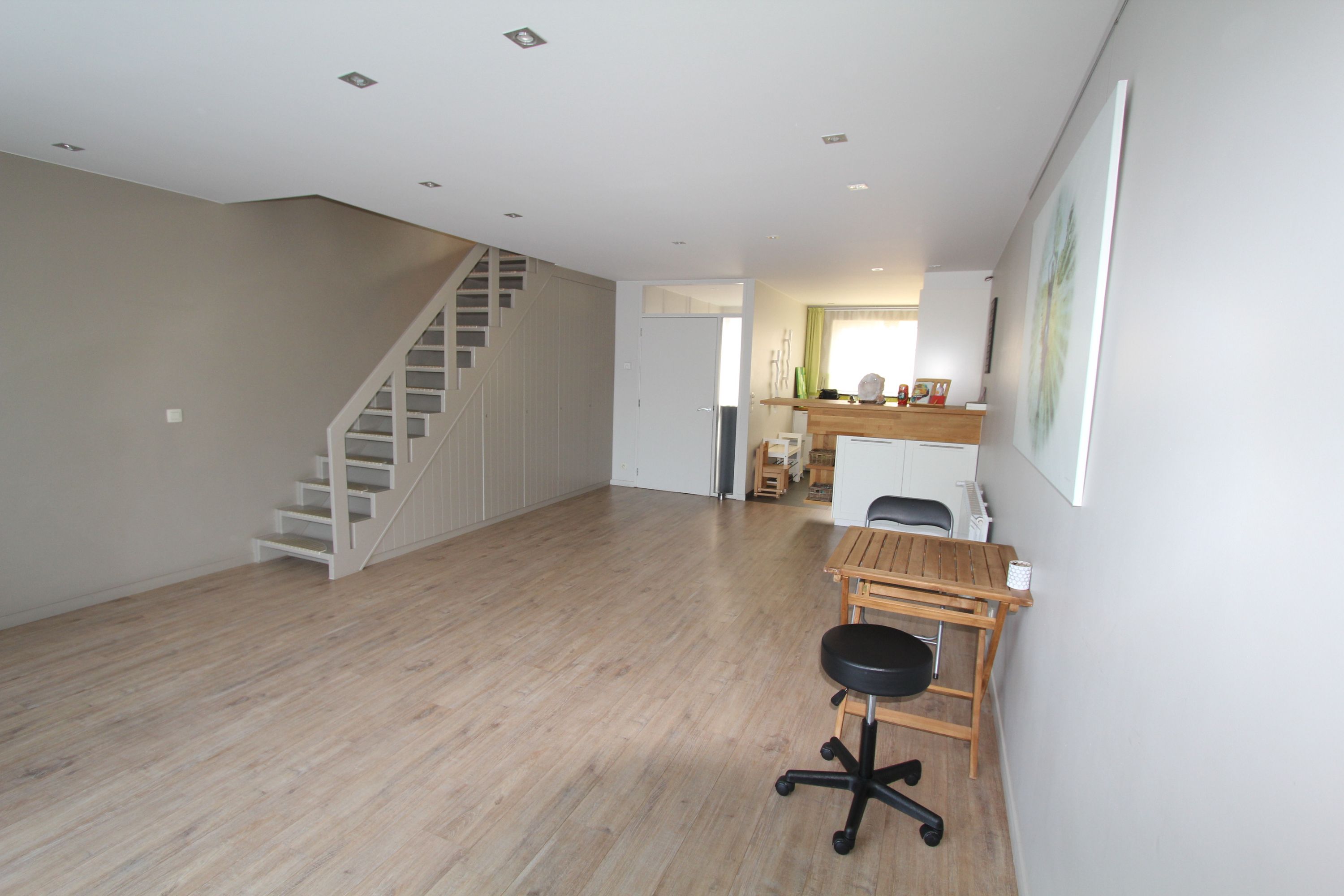Instapklare triplex met 4 slpk, open keuken, terras en garagestaanplaats - foto 4