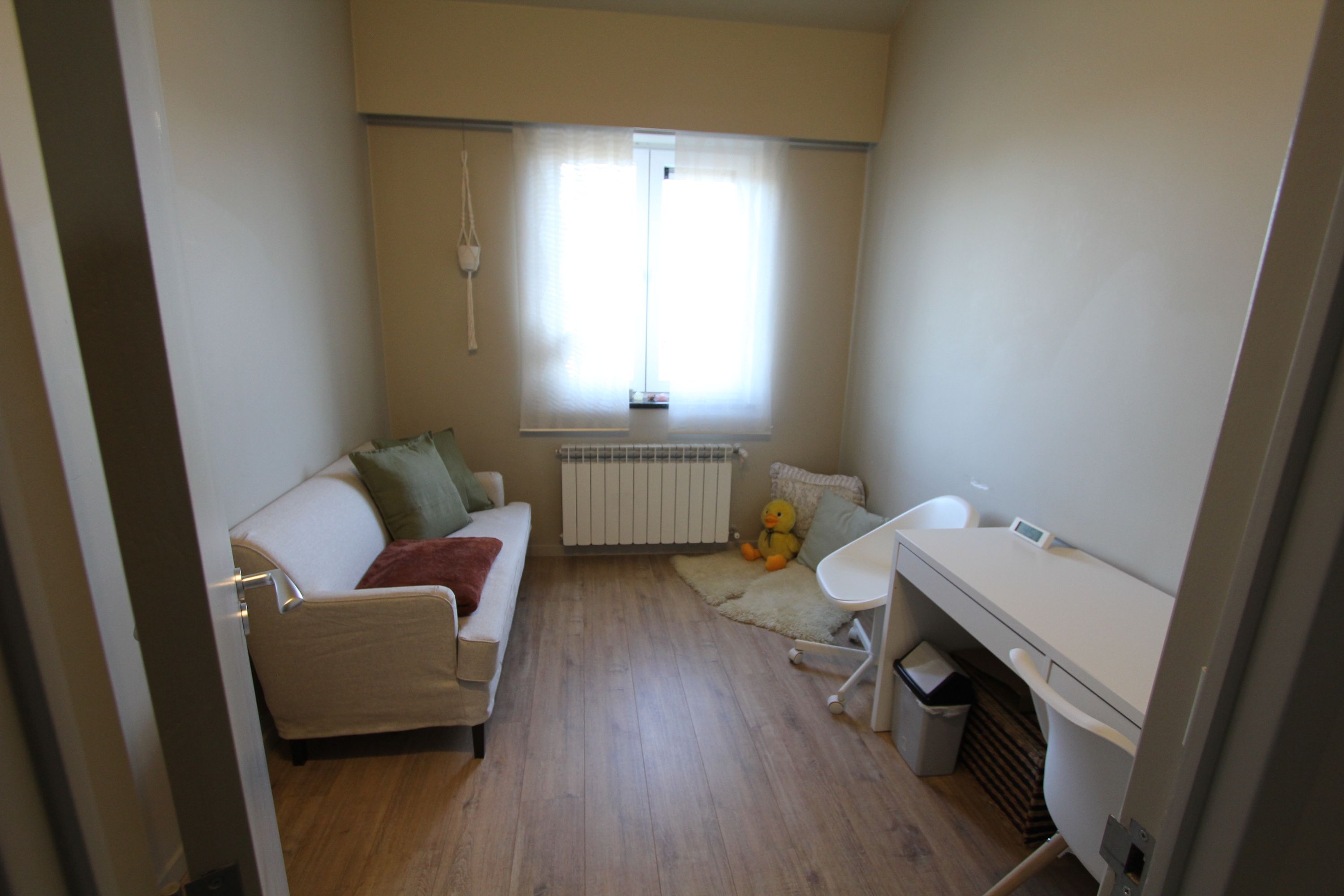 Instapklare triplex met 4 slpk, open keuken, terras en garagestaanplaats - foto 8