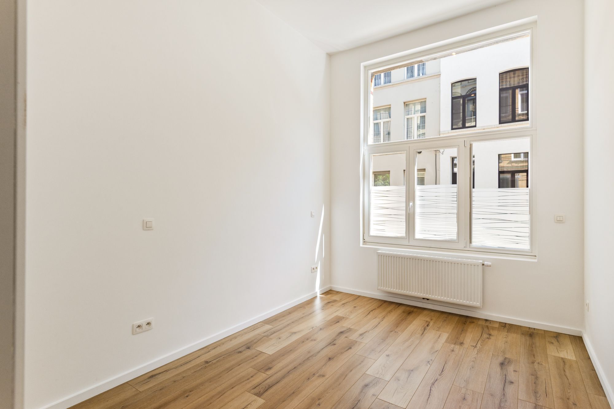 Instapklaar prachtig gerenoveerd gelijkvloersappartement met terras 1 slaapkamer - foto 5