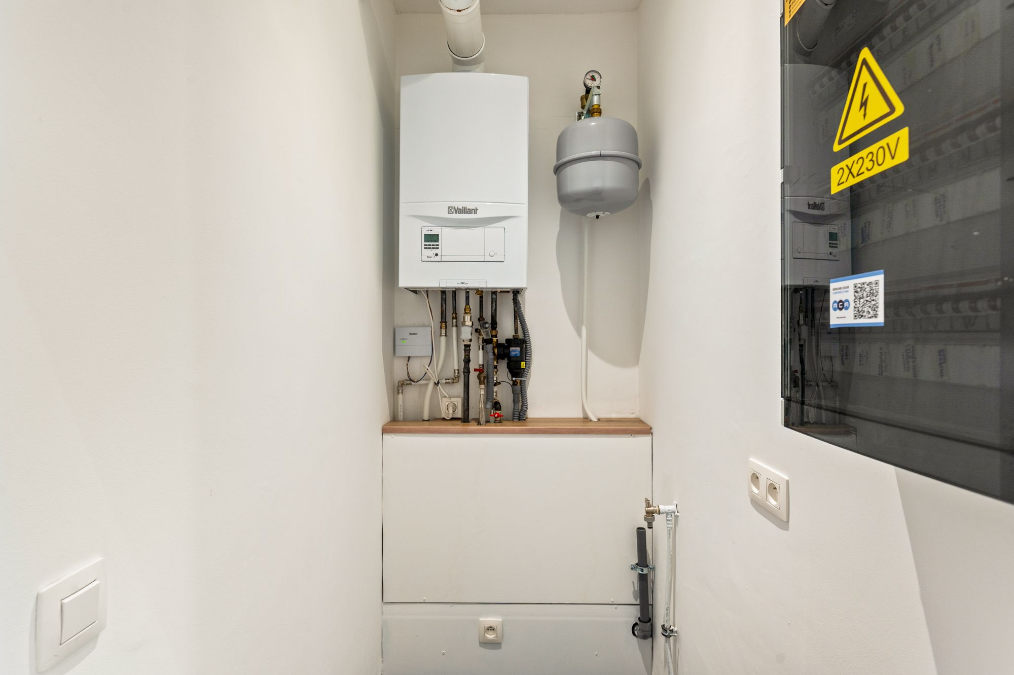 Instapklaar prachtig gerenoveerd gelijkvloersappartement met terras 1 slaapkamer - foto 10
