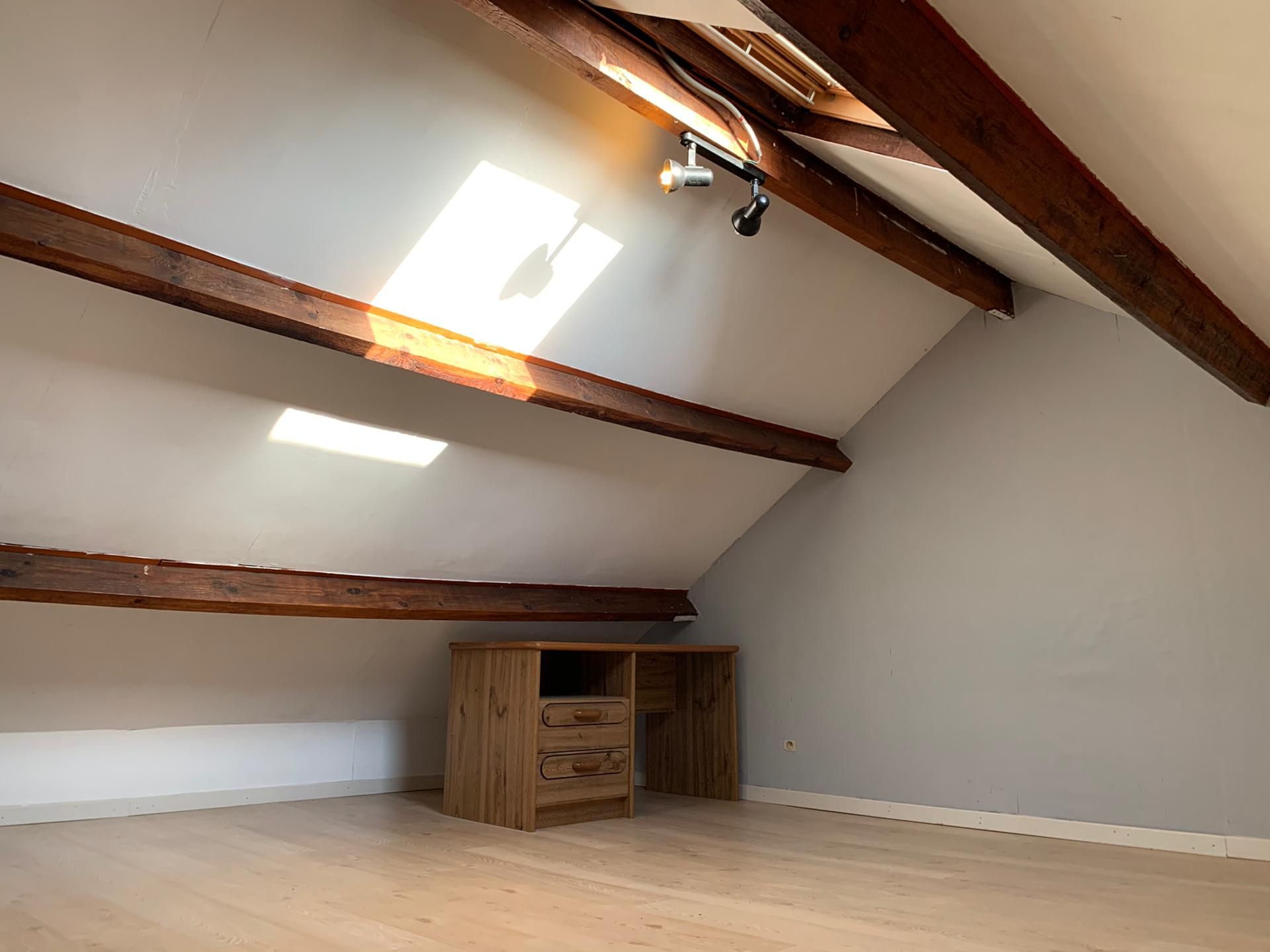 Sfeervolle goed gelegen woning met 3 slaapkamers en tuin - foto 8