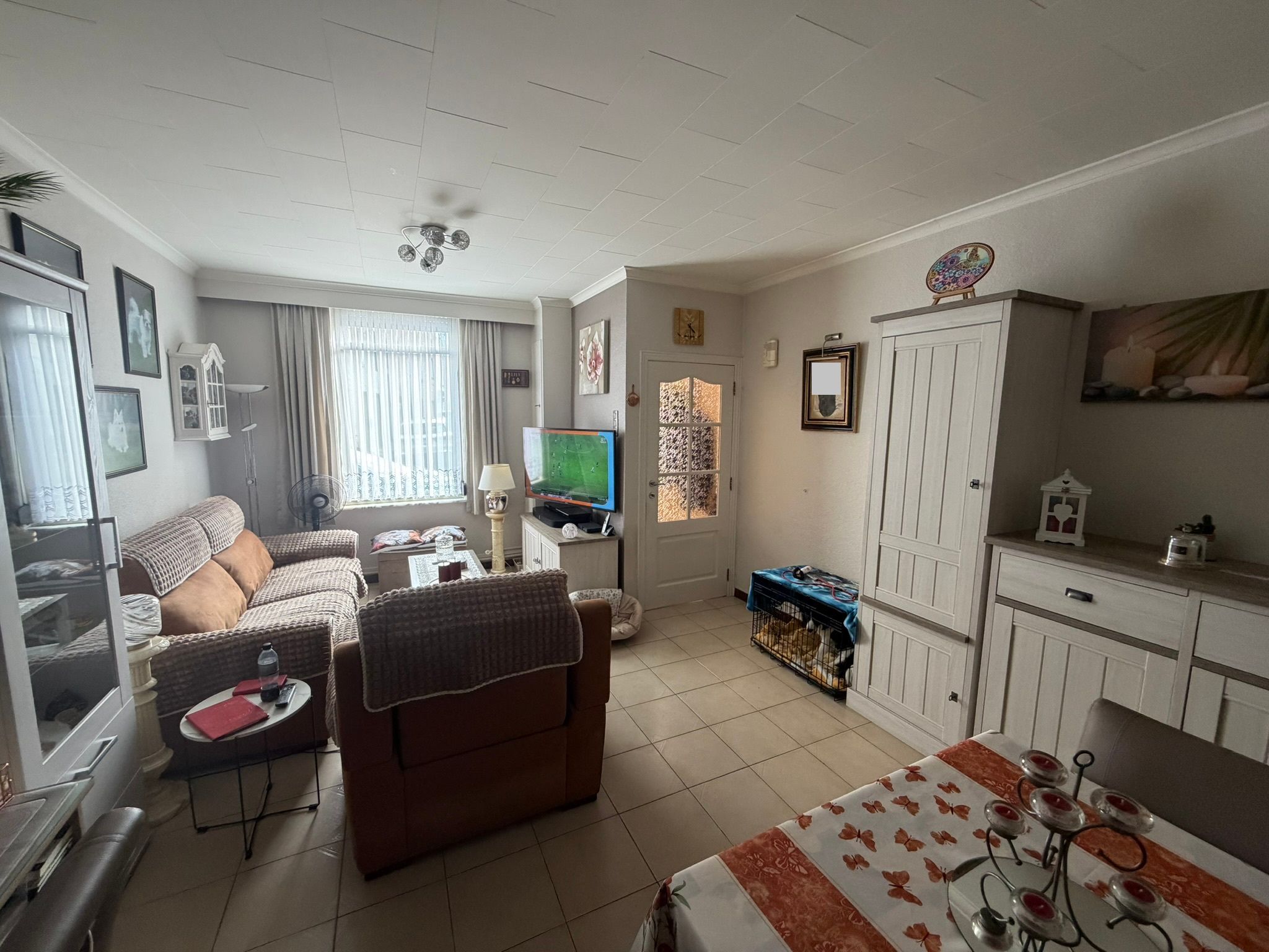Ruime rijwoning met 2 slpk. + 2 afgewerkte zolderkamers - foto 3