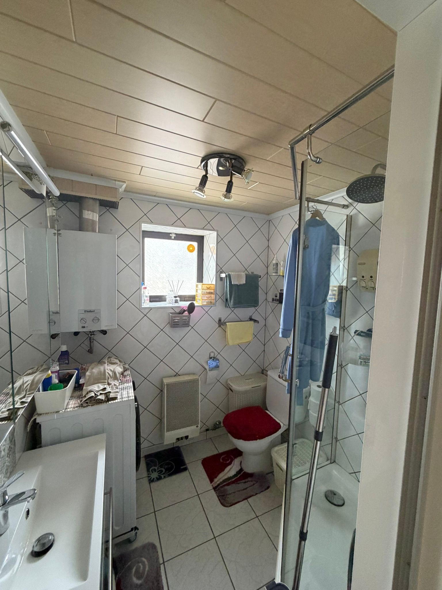 Ruime rijwoning met 2 slpk. + 2 afgewerkte zolderkamers - foto 6