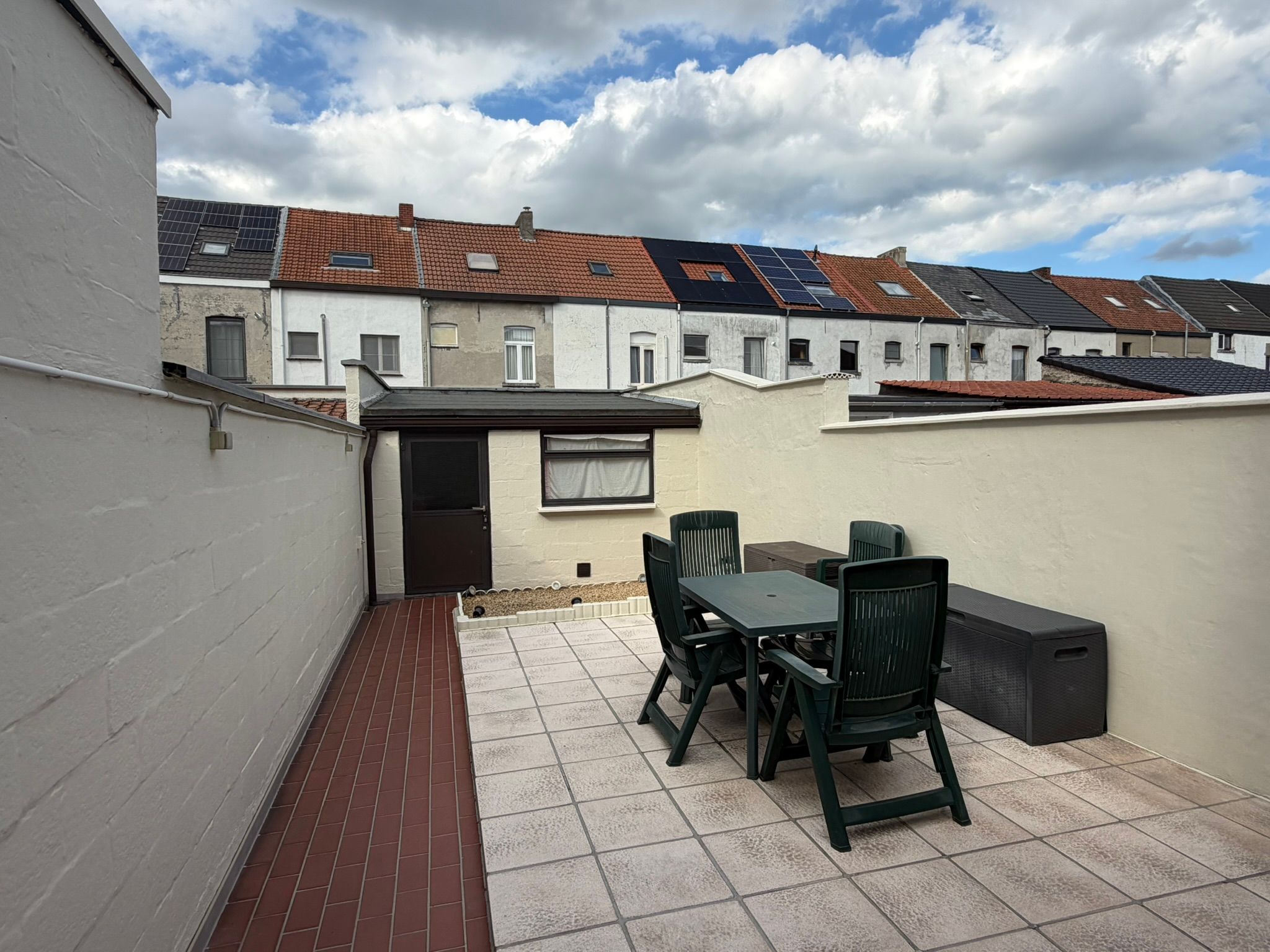 Ruime rijwoning met 2 slpk. + 2 afgewerkte zolderkamers - foto 10