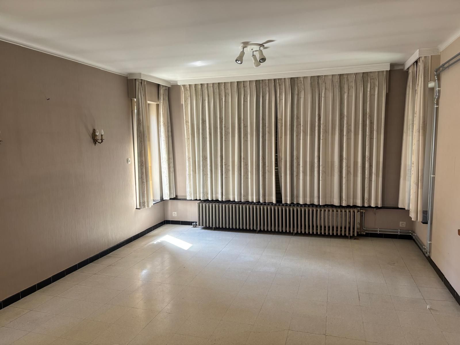 Ruime woning 4 slaapkamers te Oostkamp vlakbij Brugge - foto 4