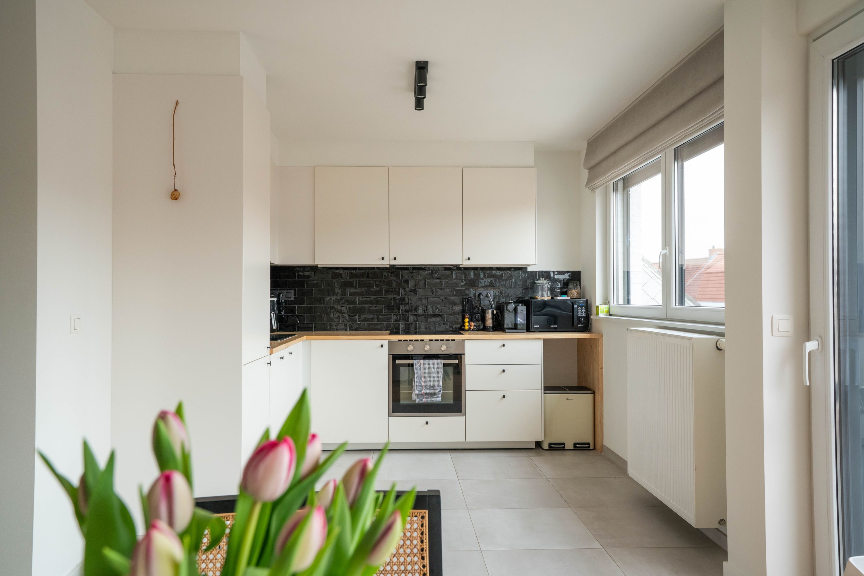 Modern en lichtrijk dak appartement grenzend aan het centrum - foto 4