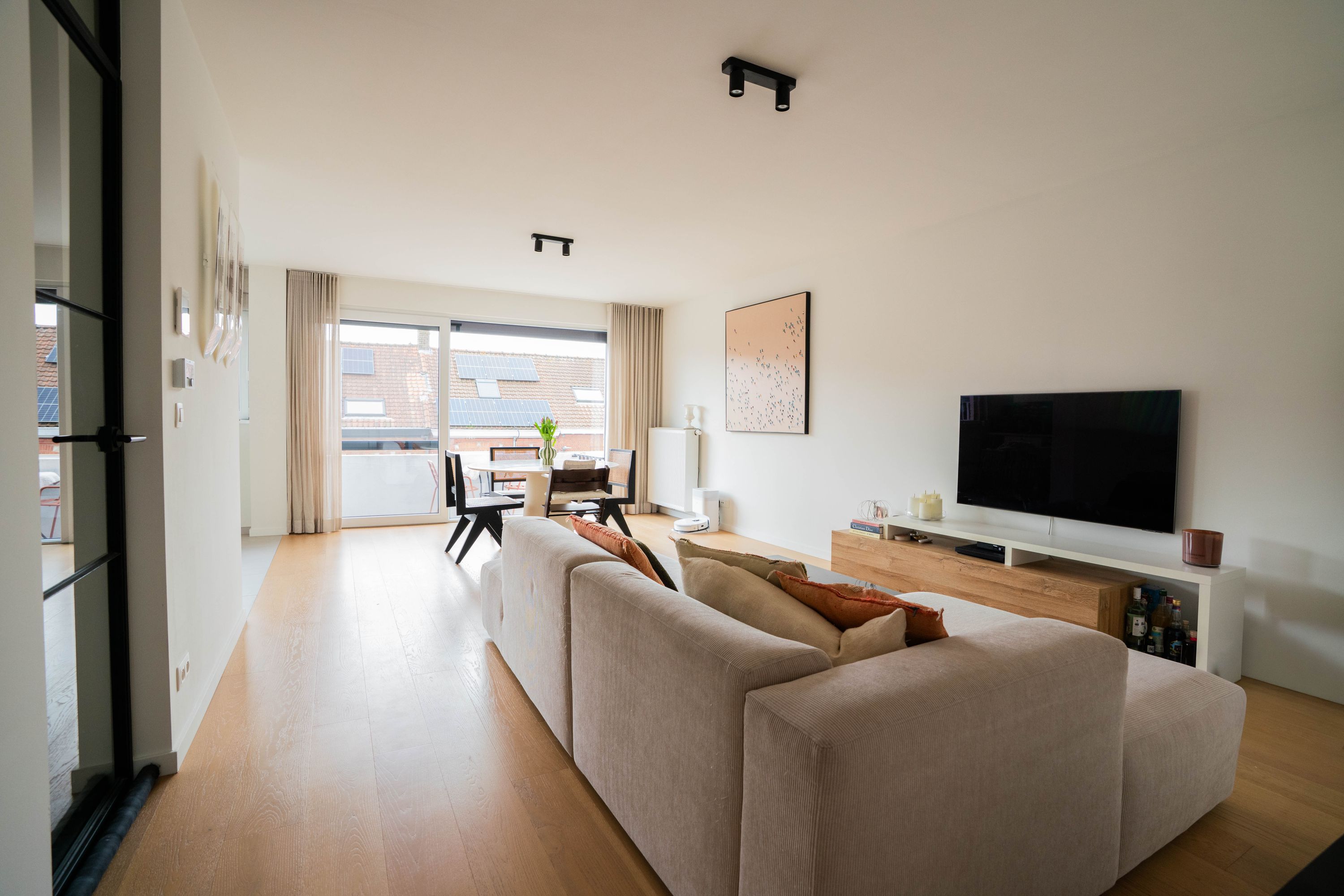 Modern en lichtrijk dak appartement grenzend aan het centrum - foto 5