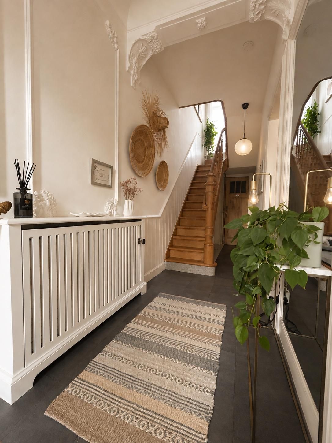 Karaktervol herenhuis met zwembad op grens Merksem/Schoten - foto 2