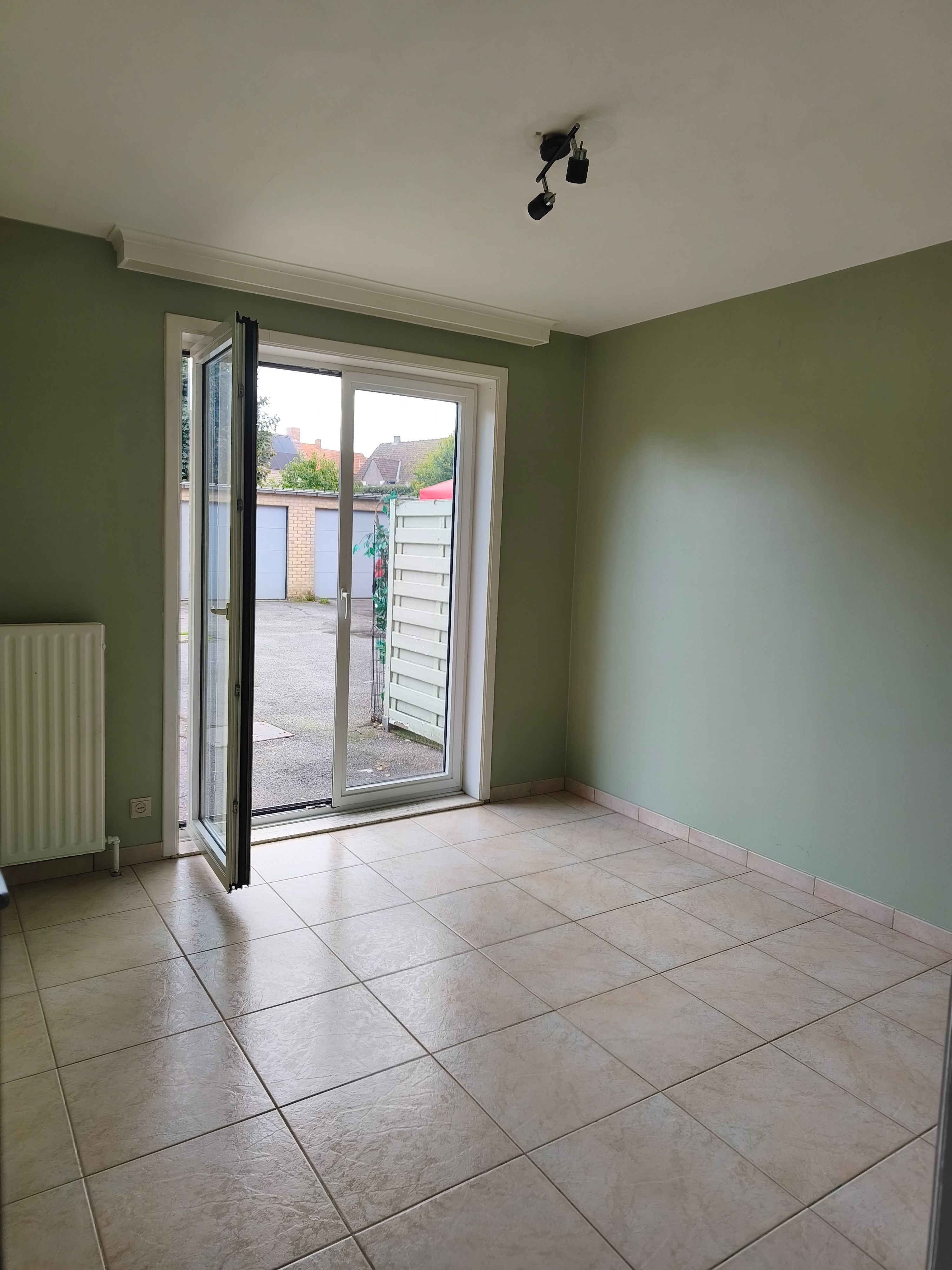 Ruim en lichtrijk appartement met garage - foto 6