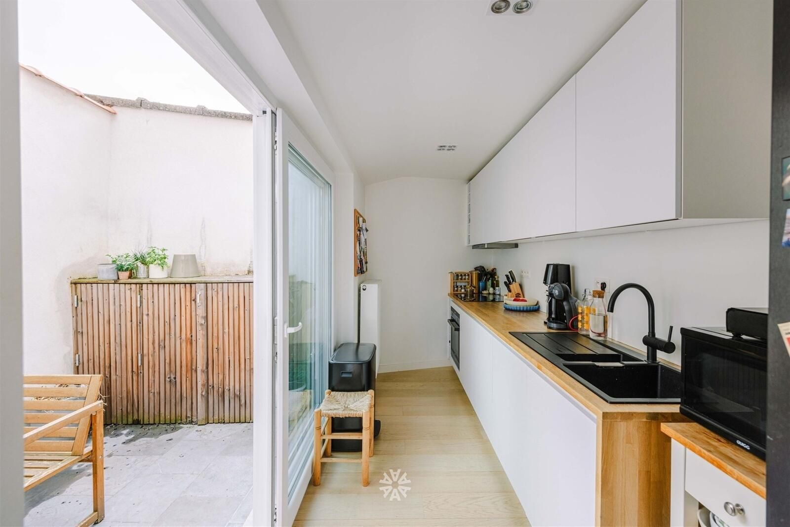 Instapklare woning met drie slaapkamers en gezellige buitenkoer - foto 2