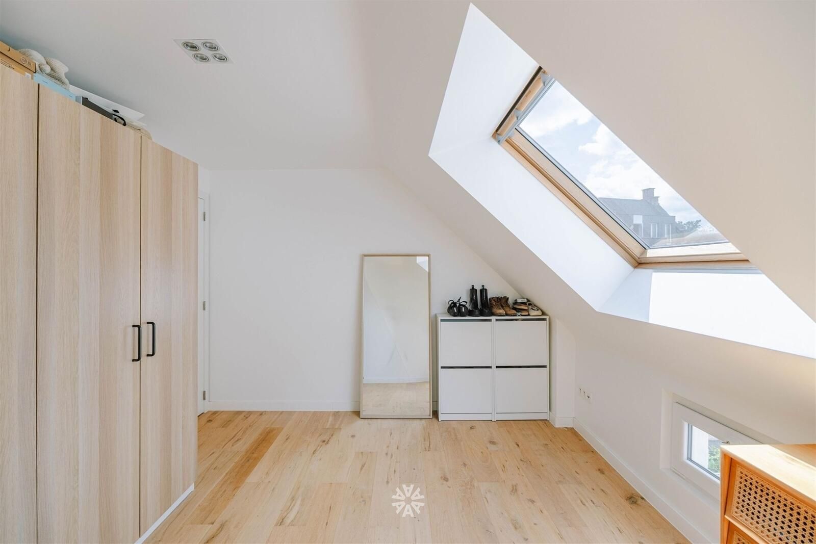 Instapklare woning met drie slaapkamers en gezellige buitenkoer - foto 7