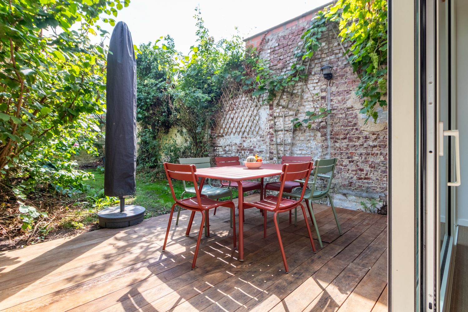 Gerenoveerde burgerwoning met 4 slpks en tuin in Gent - foto 2