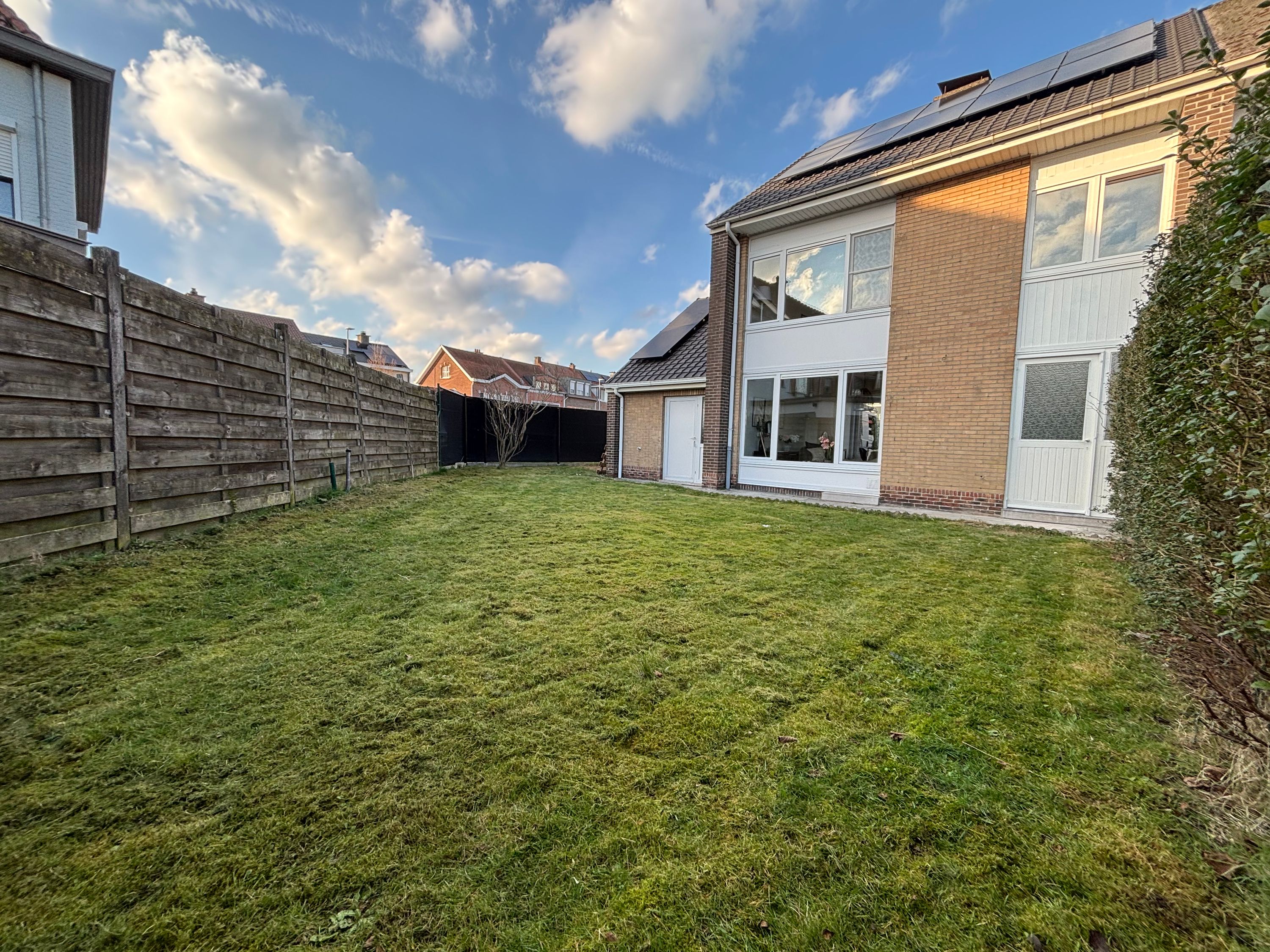 Stijlvol gerenoveerd en energiezuinig wonen - foto 2