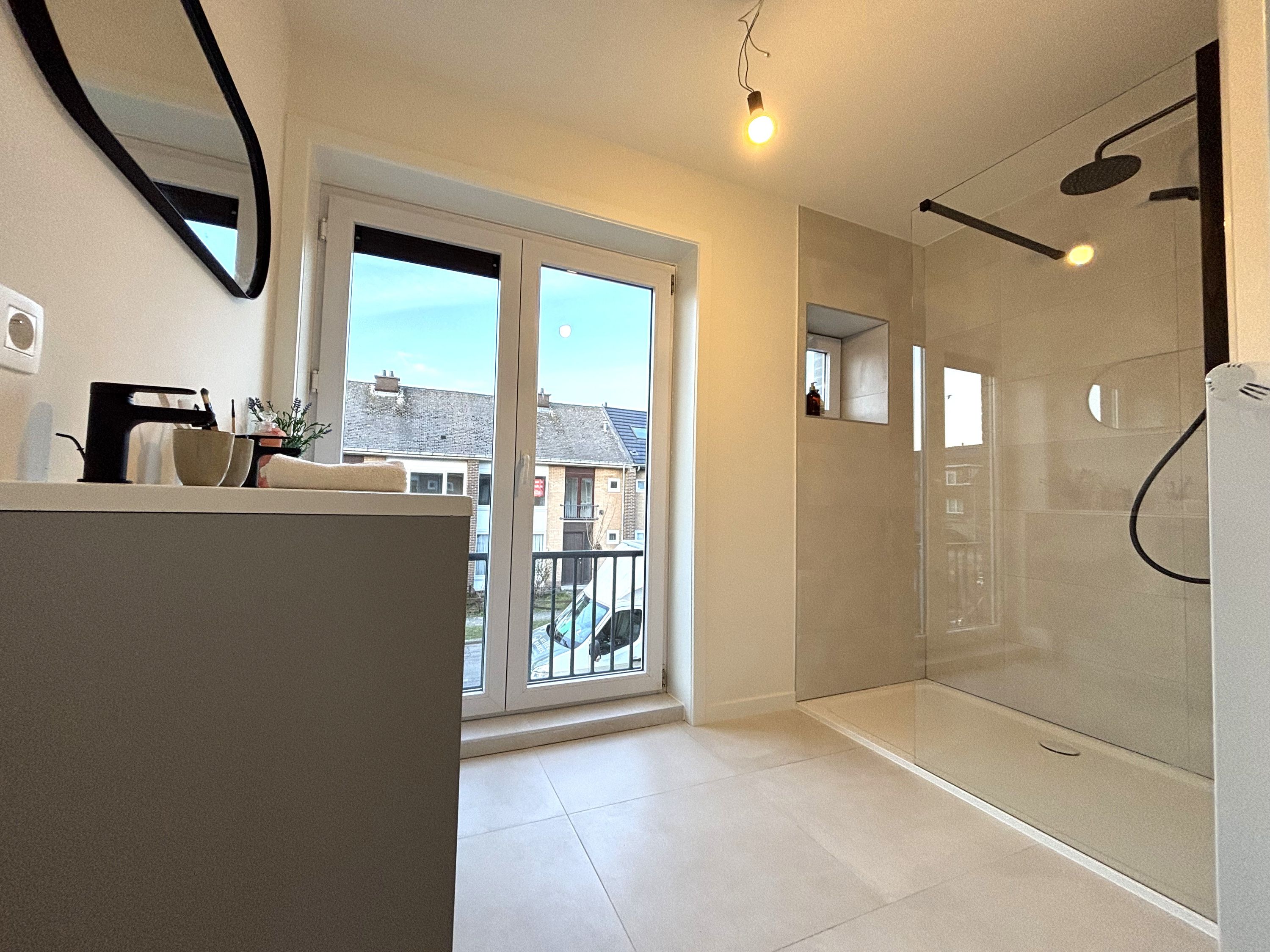 Stijlvol gerenoveerd en energiezuinig wonen - foto 10