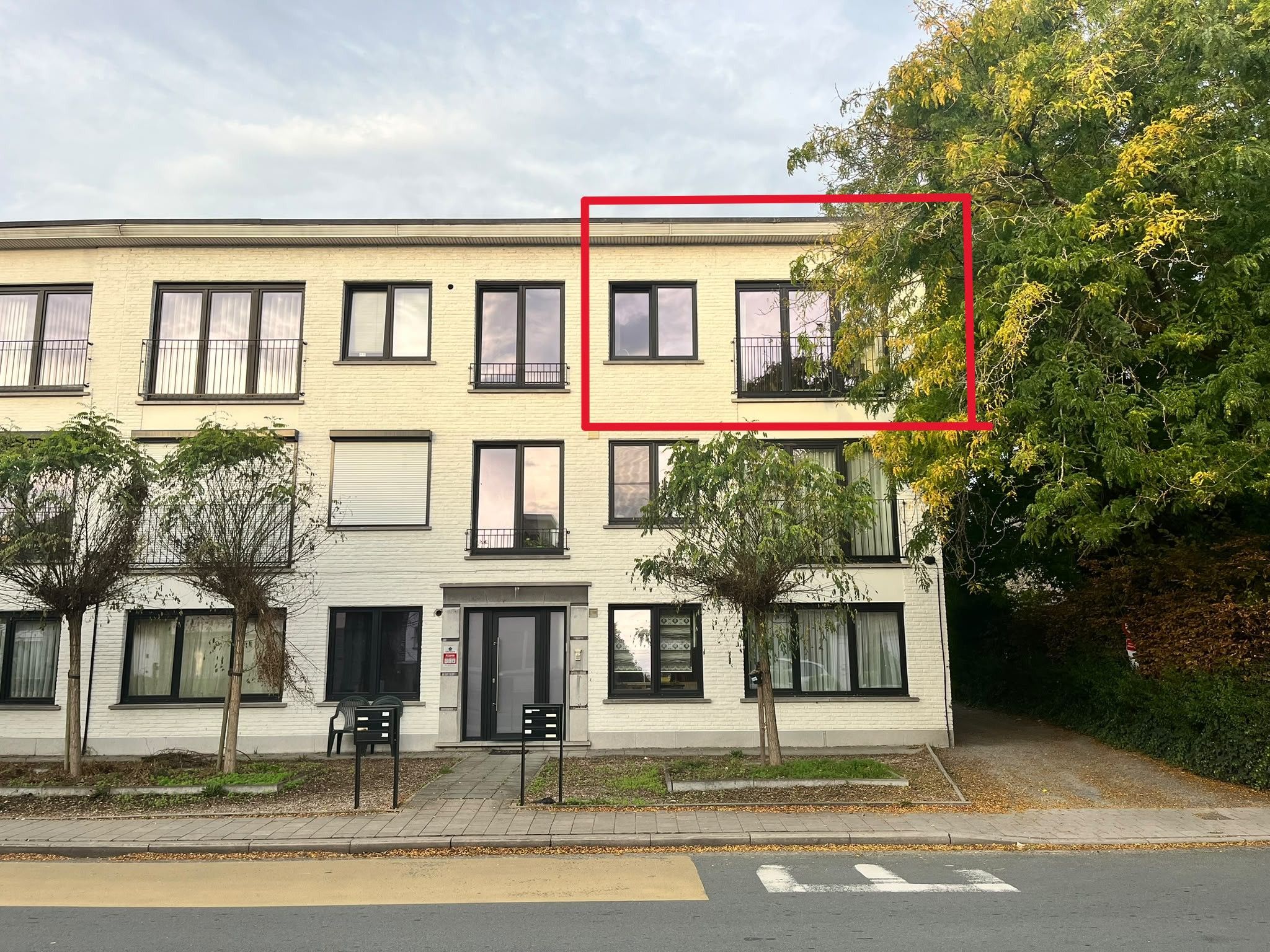 Lichtrijk appartement met zuidgeoriënteerd terras en garage - foto 2