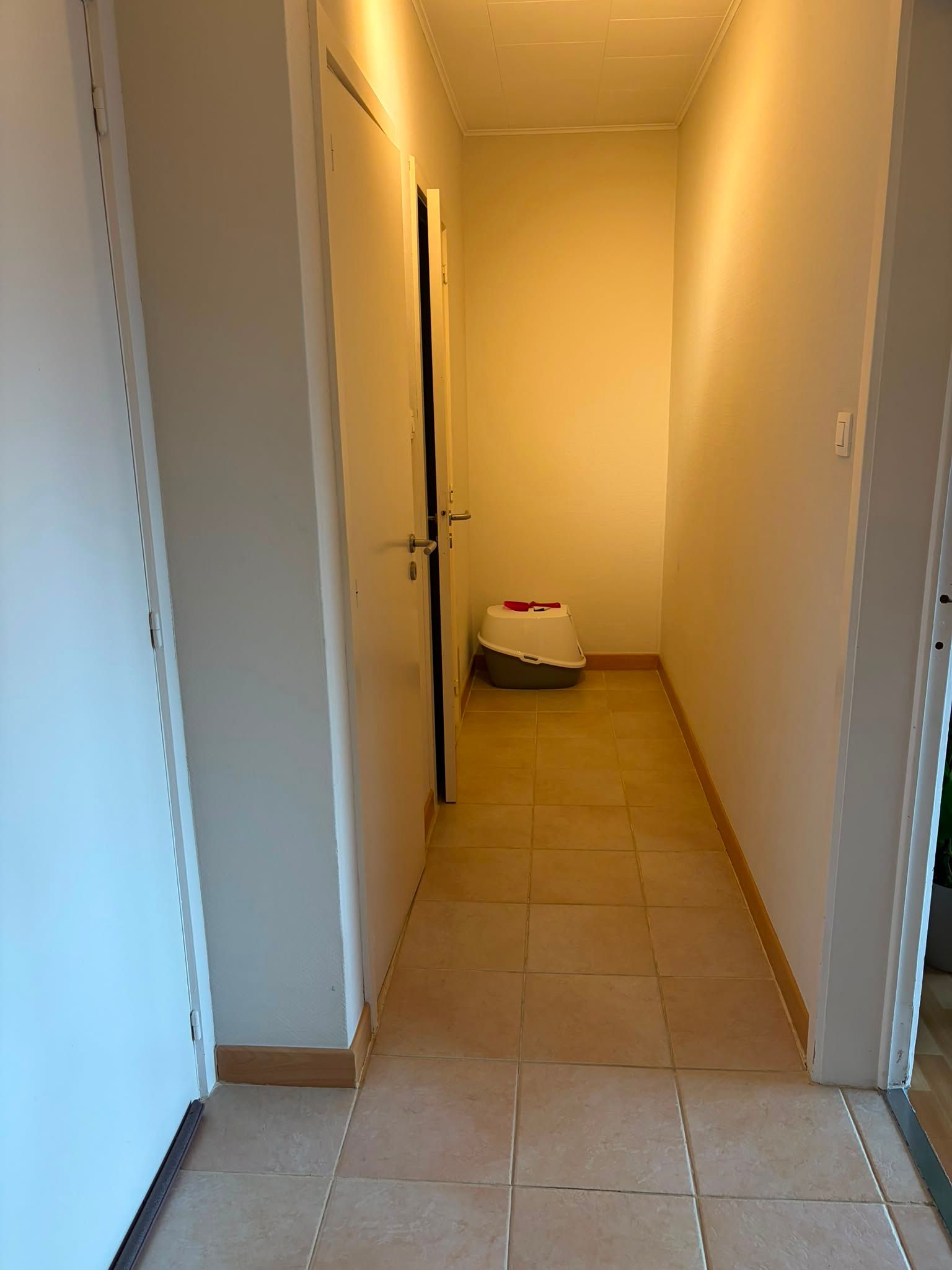 Ruim appartement met 2 slaapkamers en garage in Oostakker   - foto 4
