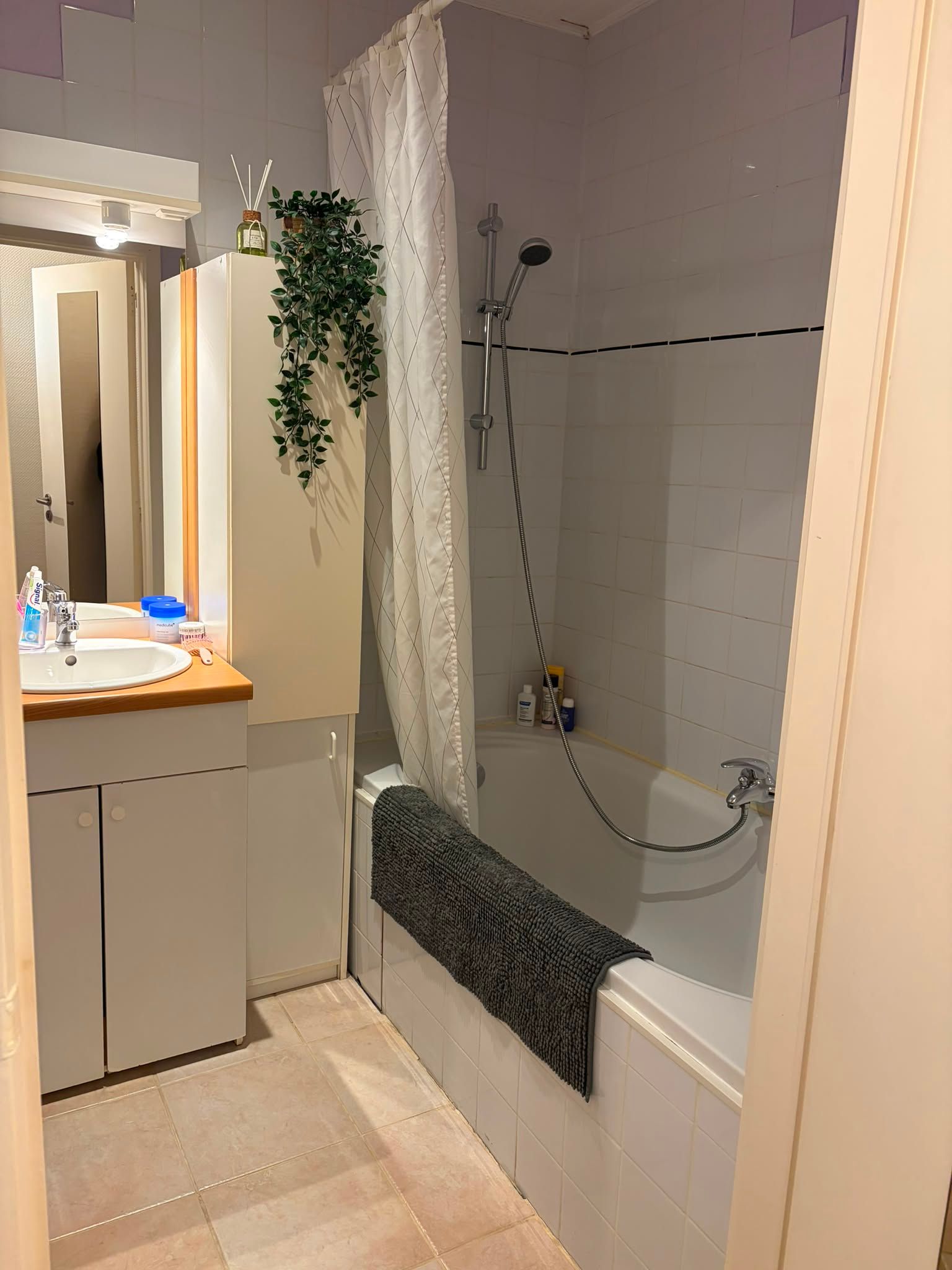 Ruim appartement met 2 slaapkamers en garage in Oostakker   - foto 7